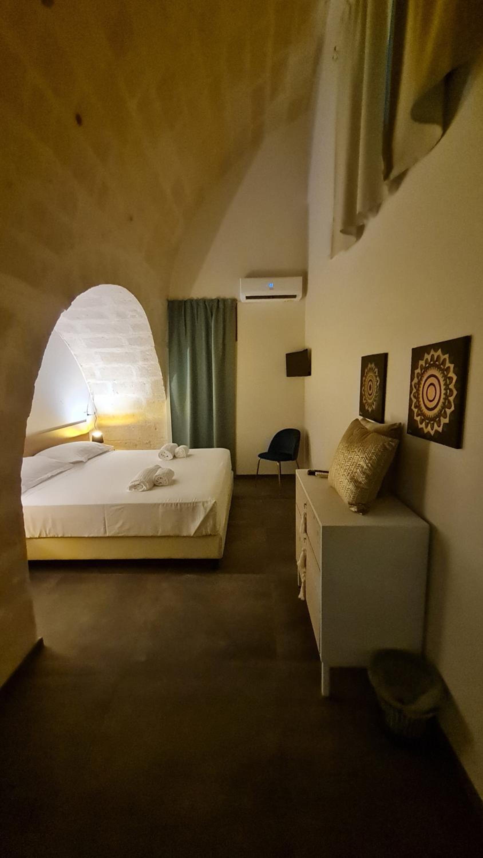 Deluxe Double or Twin Room - Photo 3