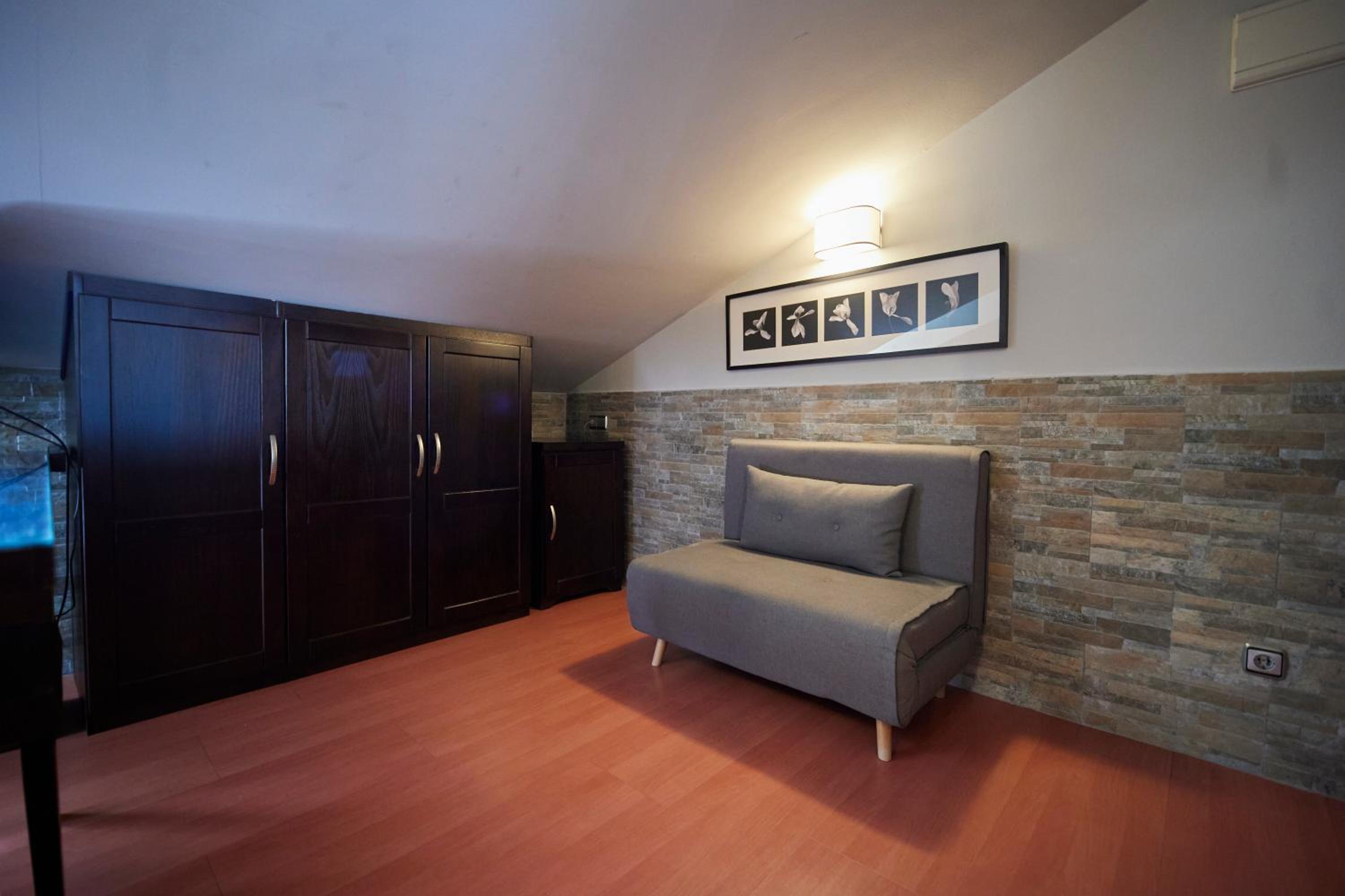 Double Room with Spa Bath - Photo 3
