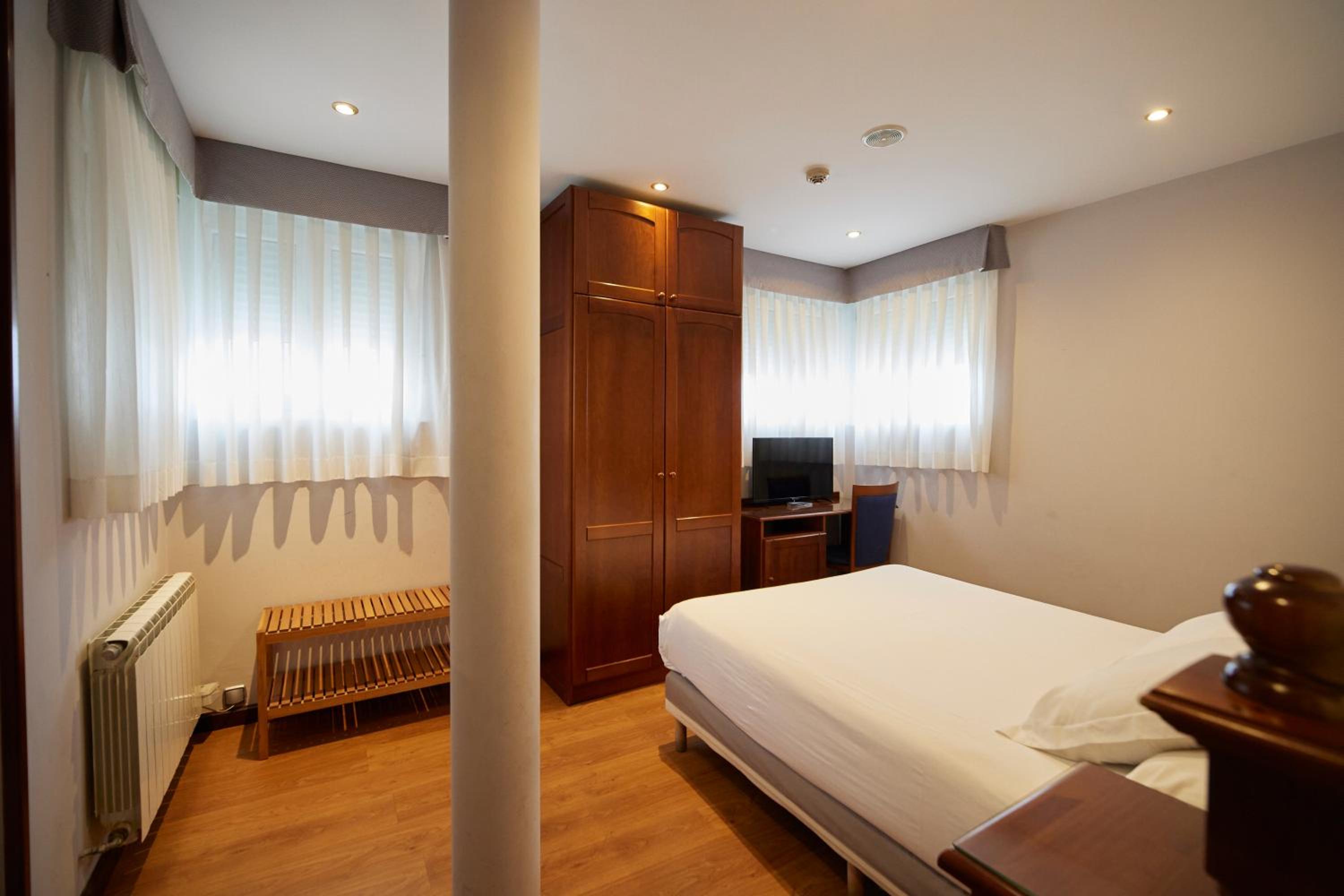 Double Room - Photo 14