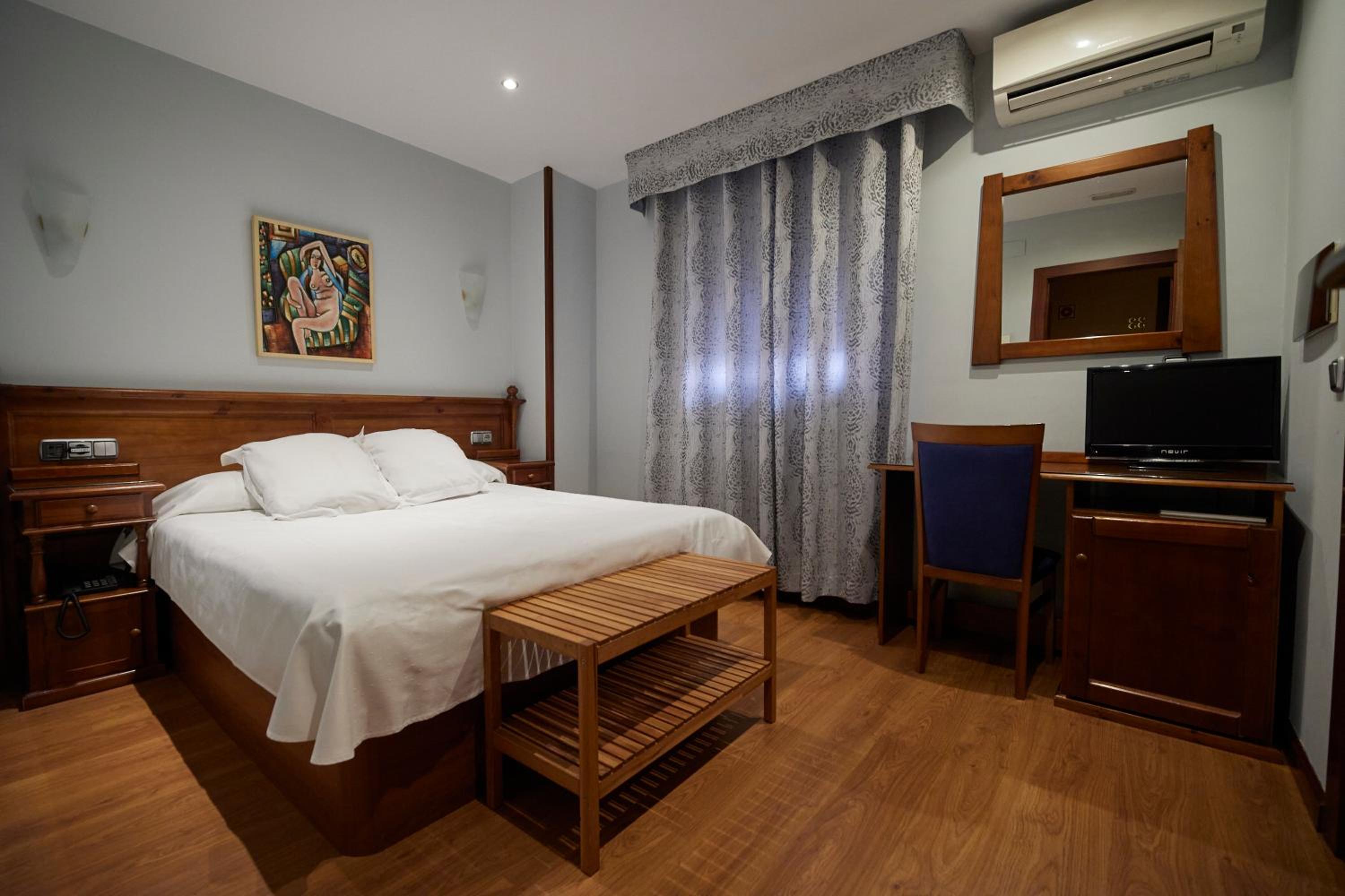 Double Room - Photo 25