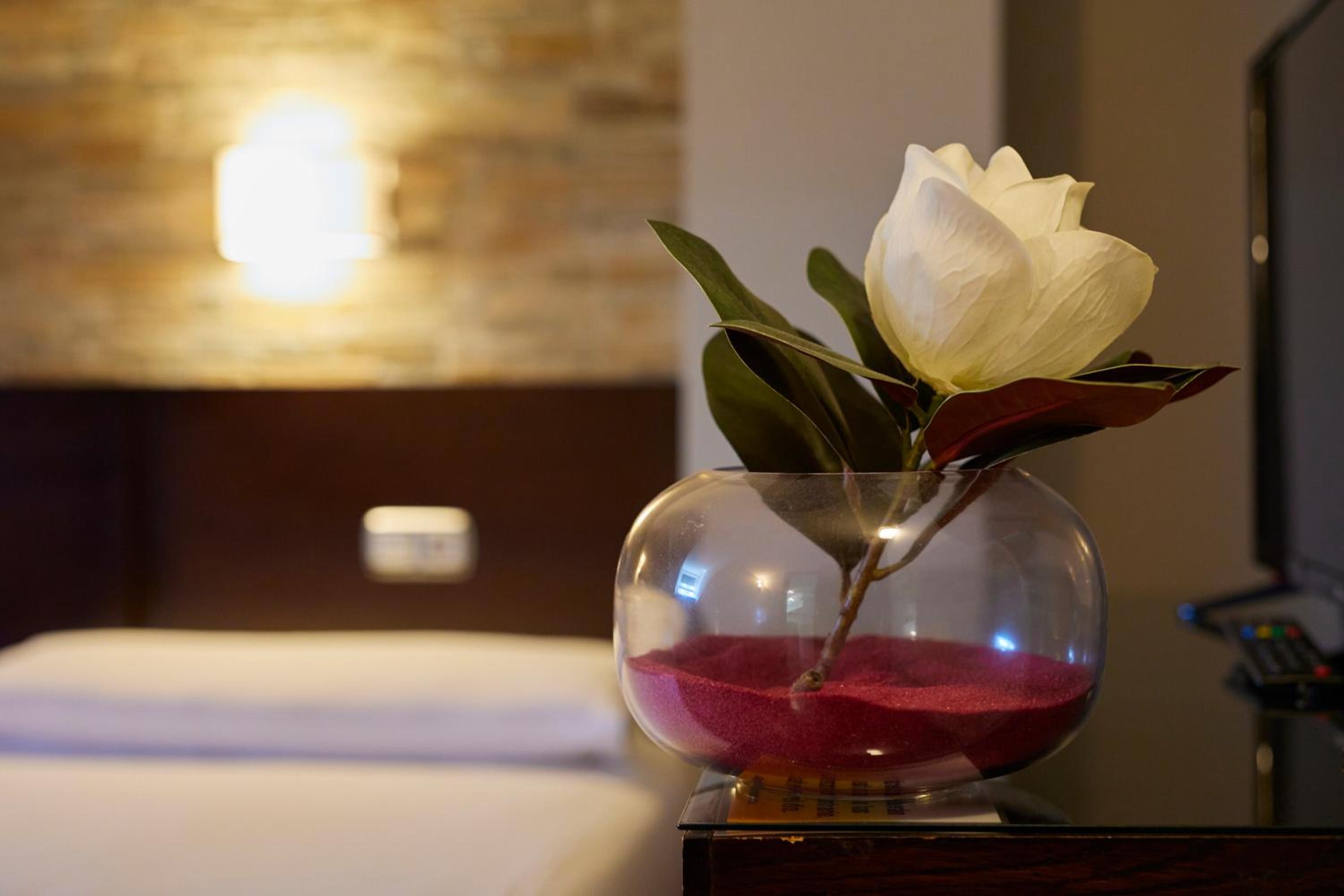 Double Room with Spa Bath - Photo 5