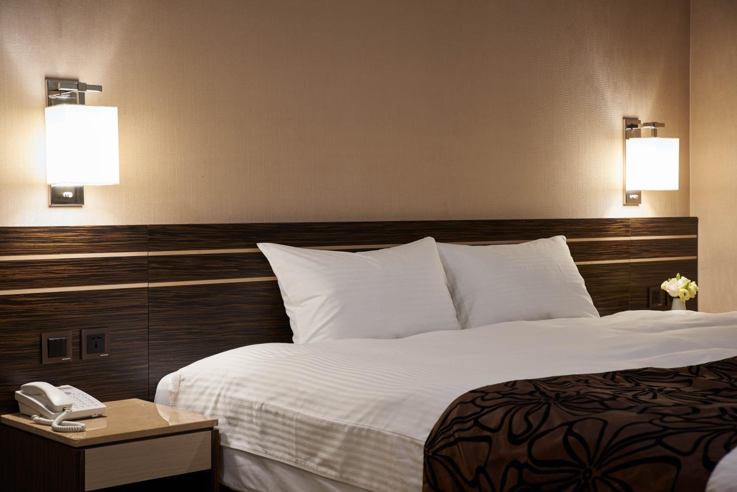 Executive Suite - Photo 3