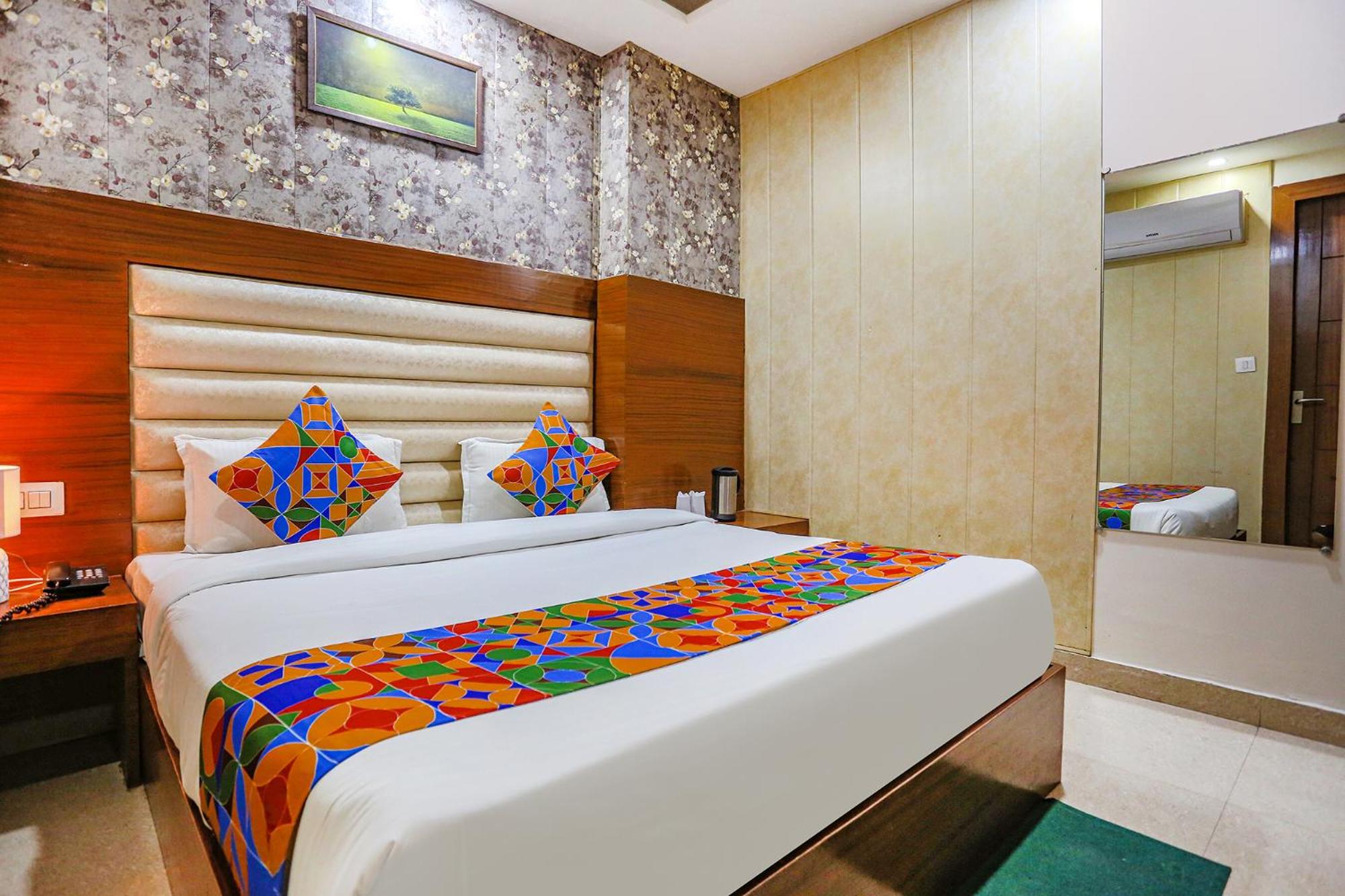 Deluxe Room - Photo 1