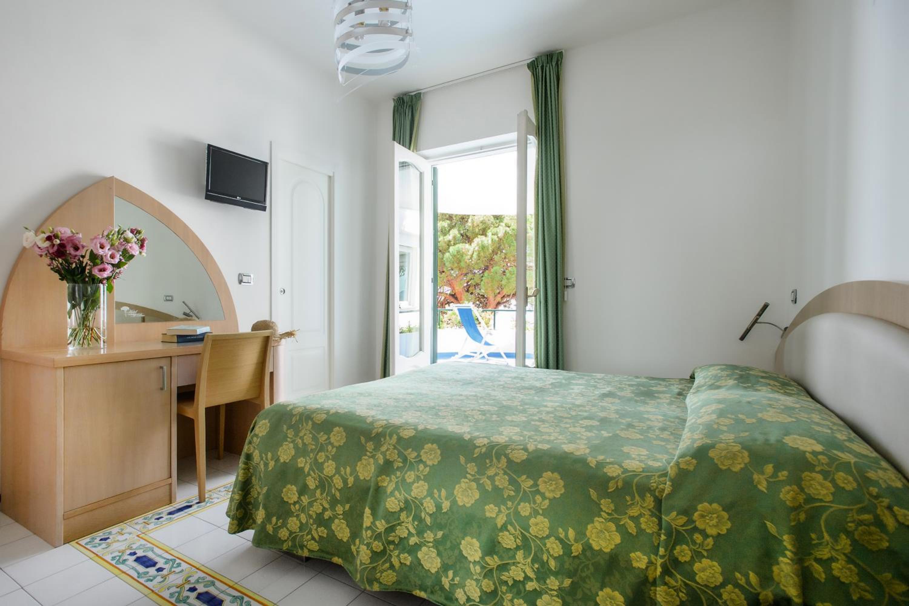 Double Room with Sea View - Photo 1