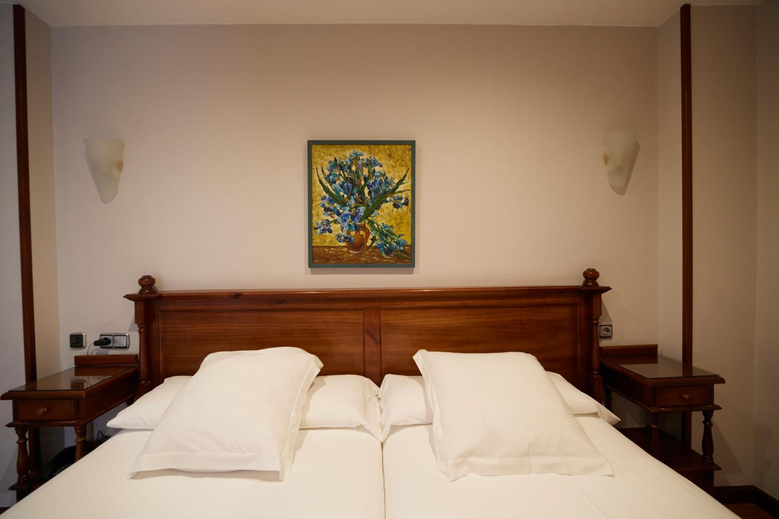 Twin Room - Photo 13