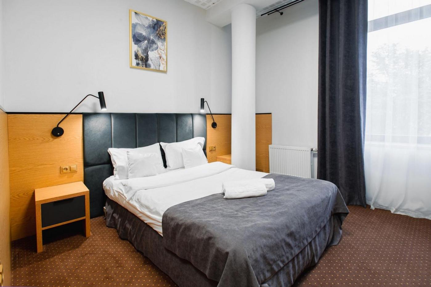 Large Double Room - Photo 1