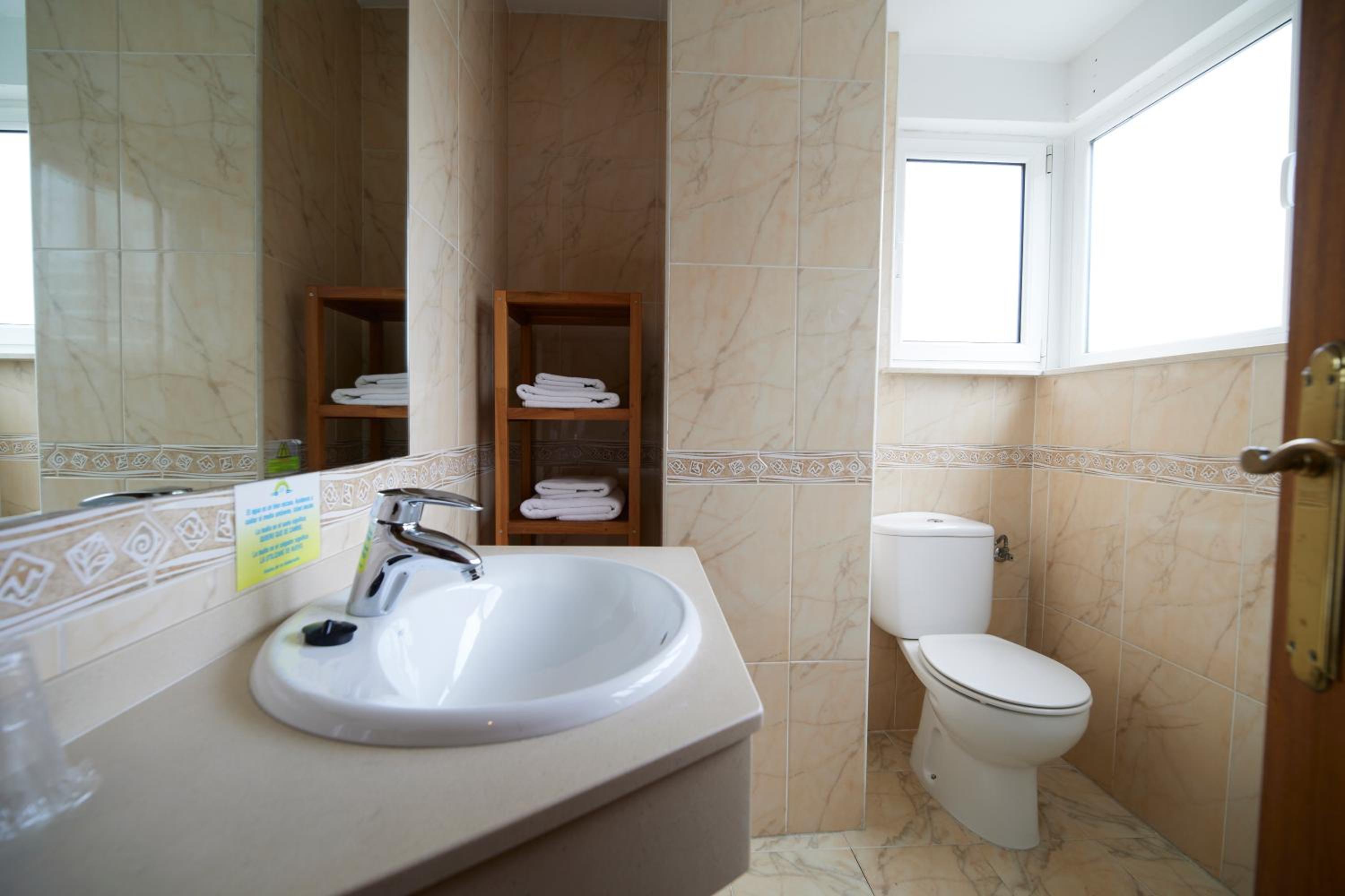 Double Room - Photo 27