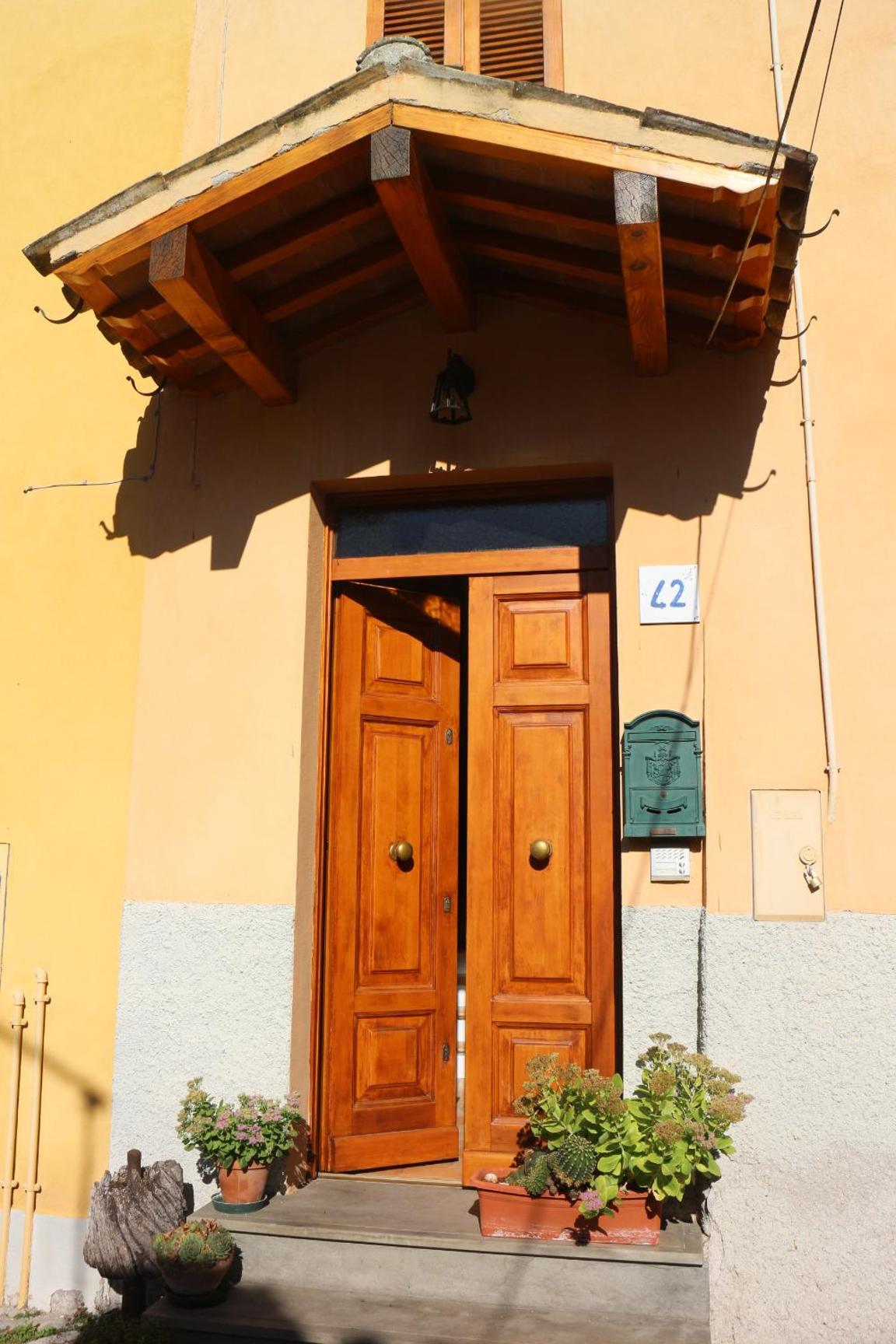 Three-Bedroom House photo 3