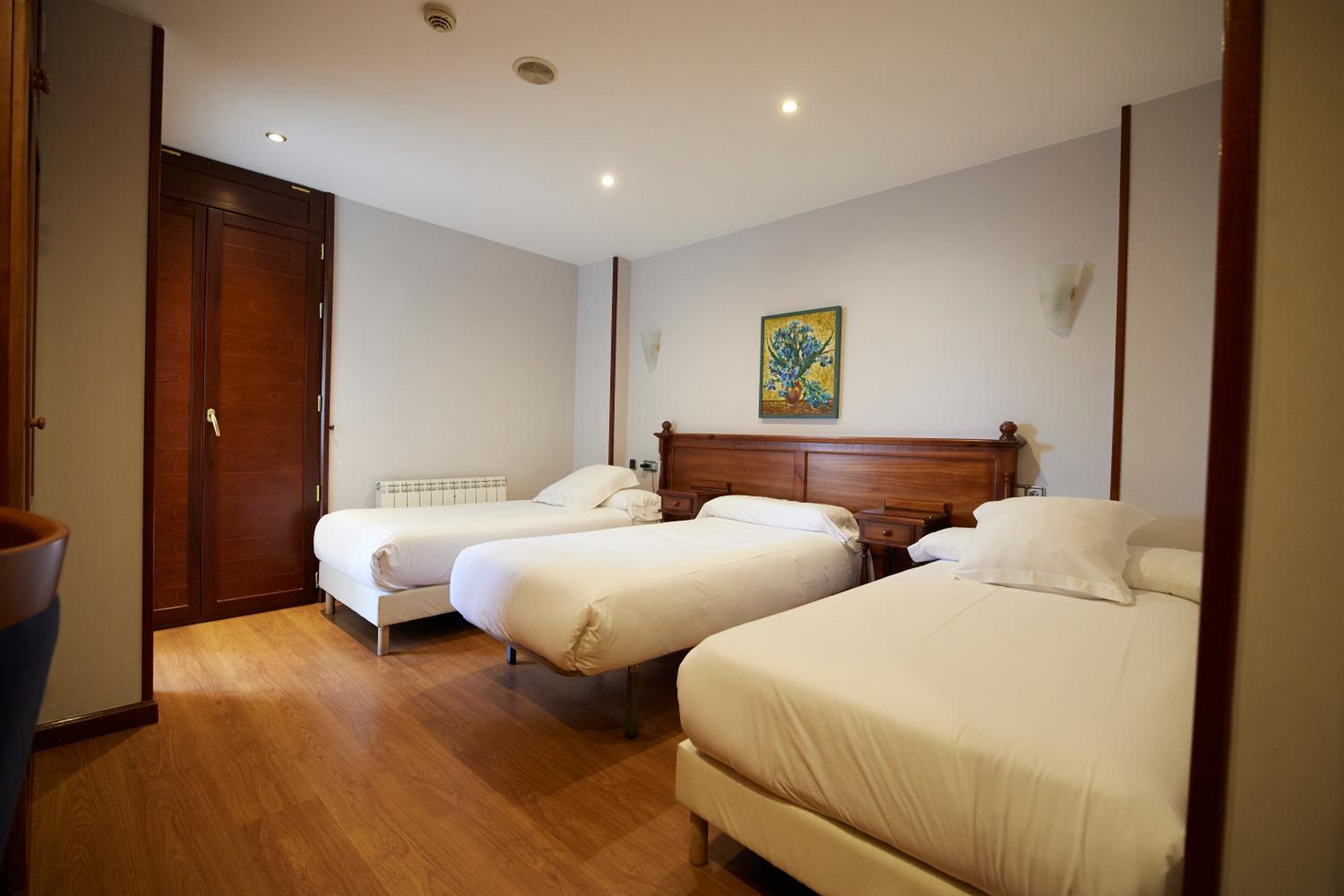 Triple Room - Photo 2