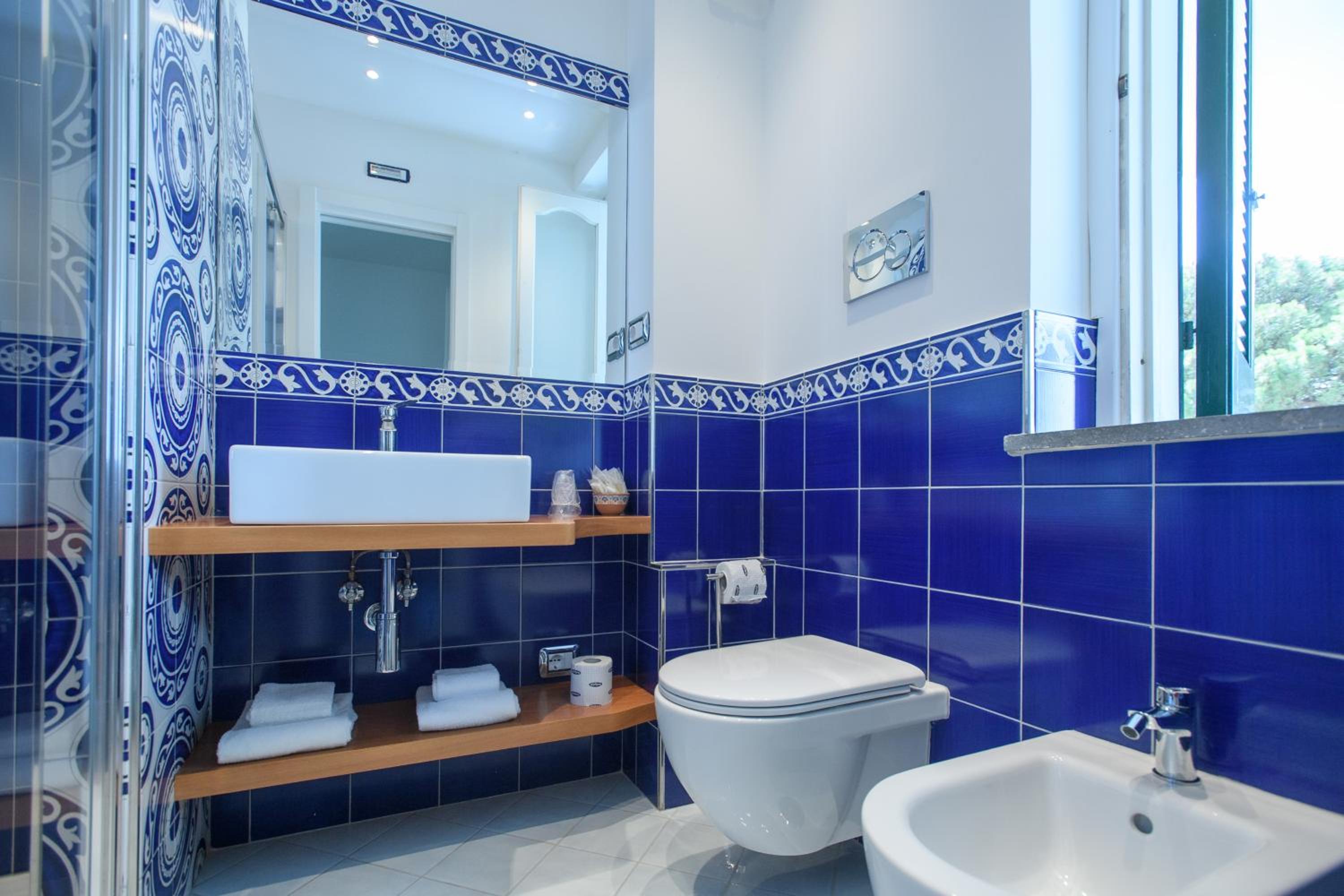 Double Room with Sea View - Photo 4