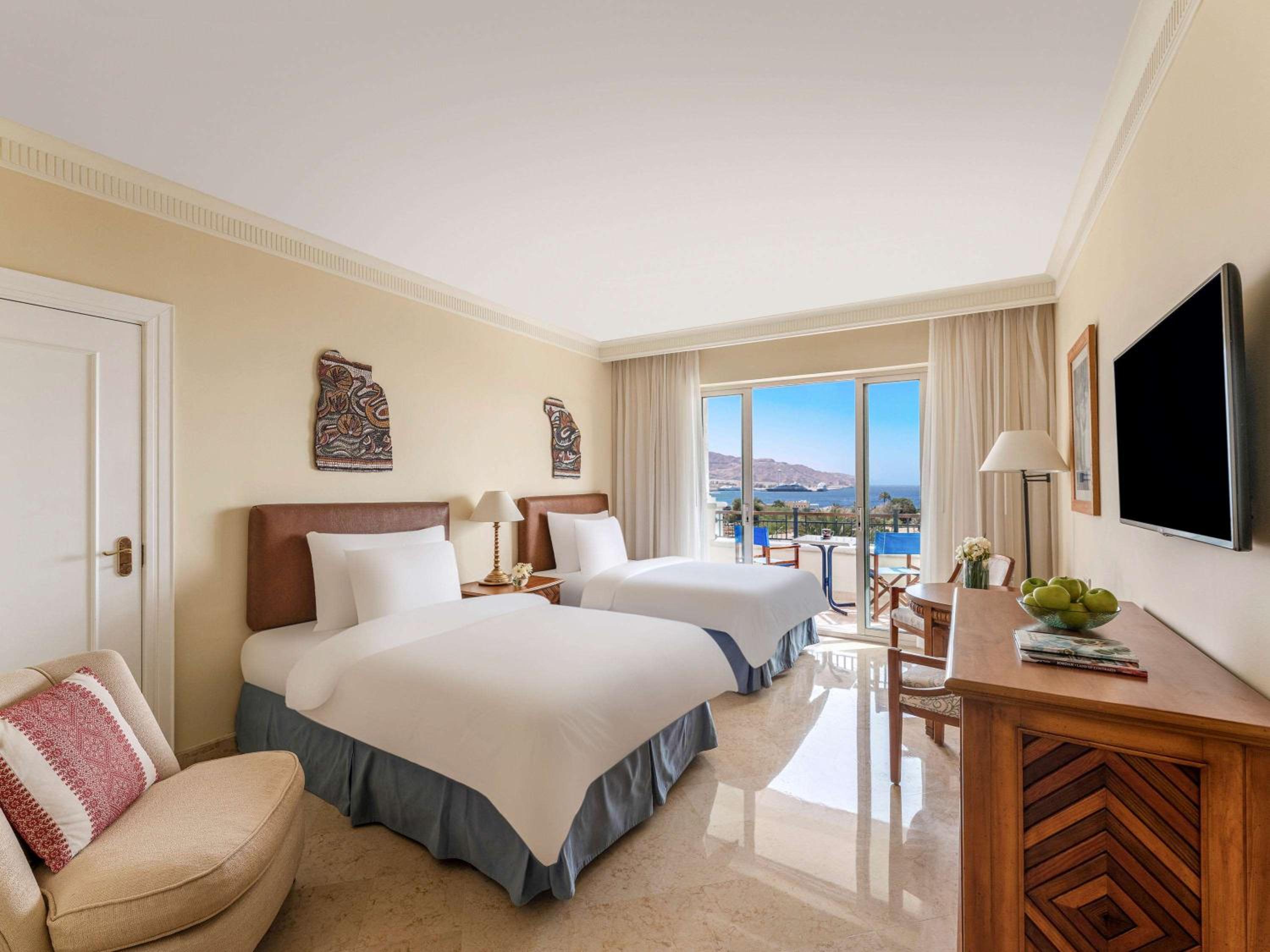 Superior Twin Room with Seaview - Photo 5