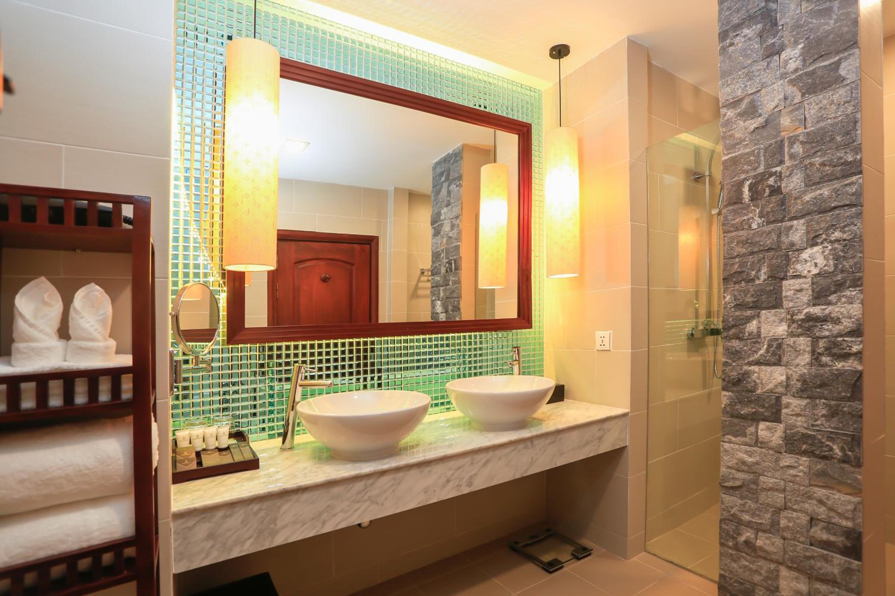 Landmark Double Room - Photo 5