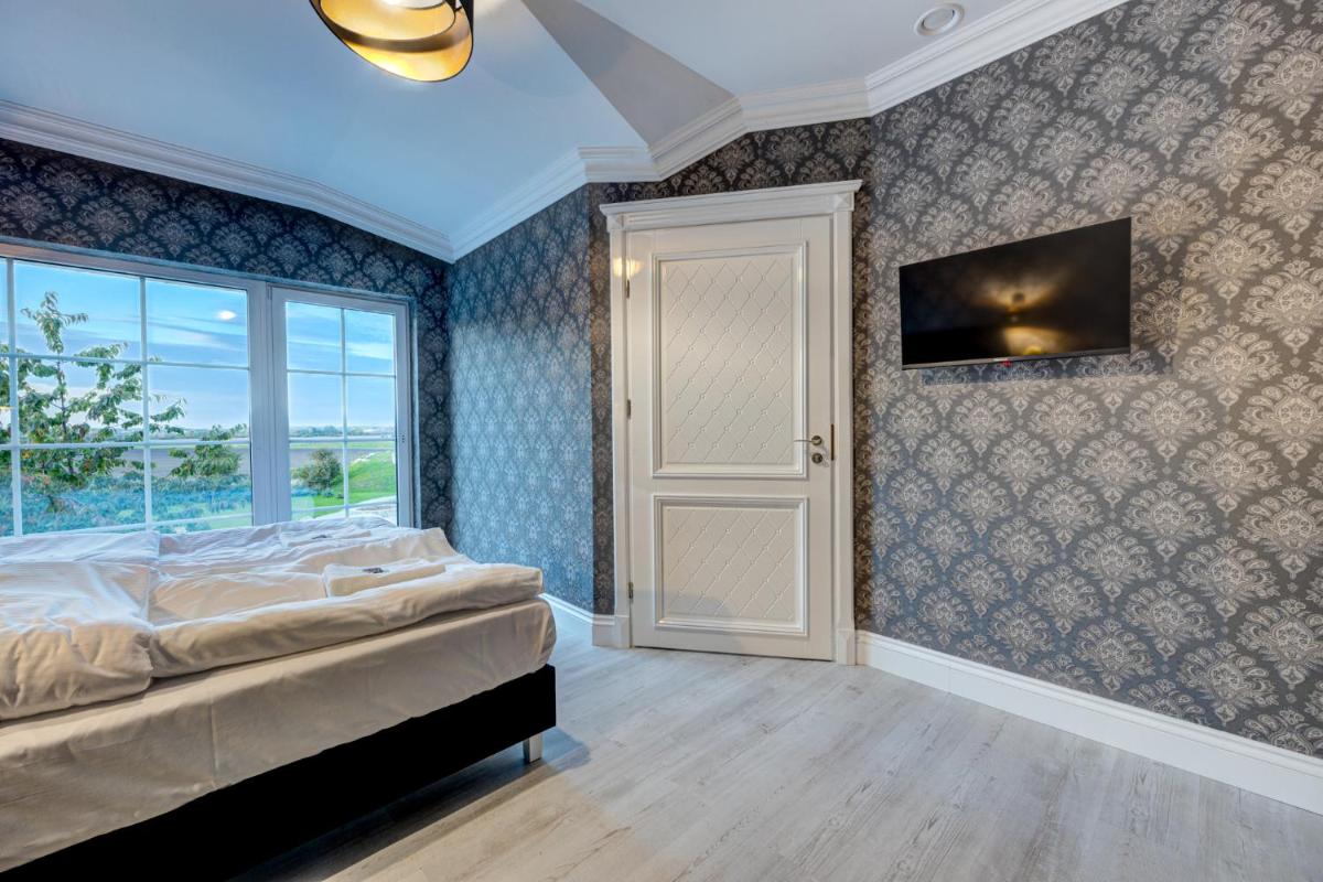 Deluxe Family Room - Photo 3