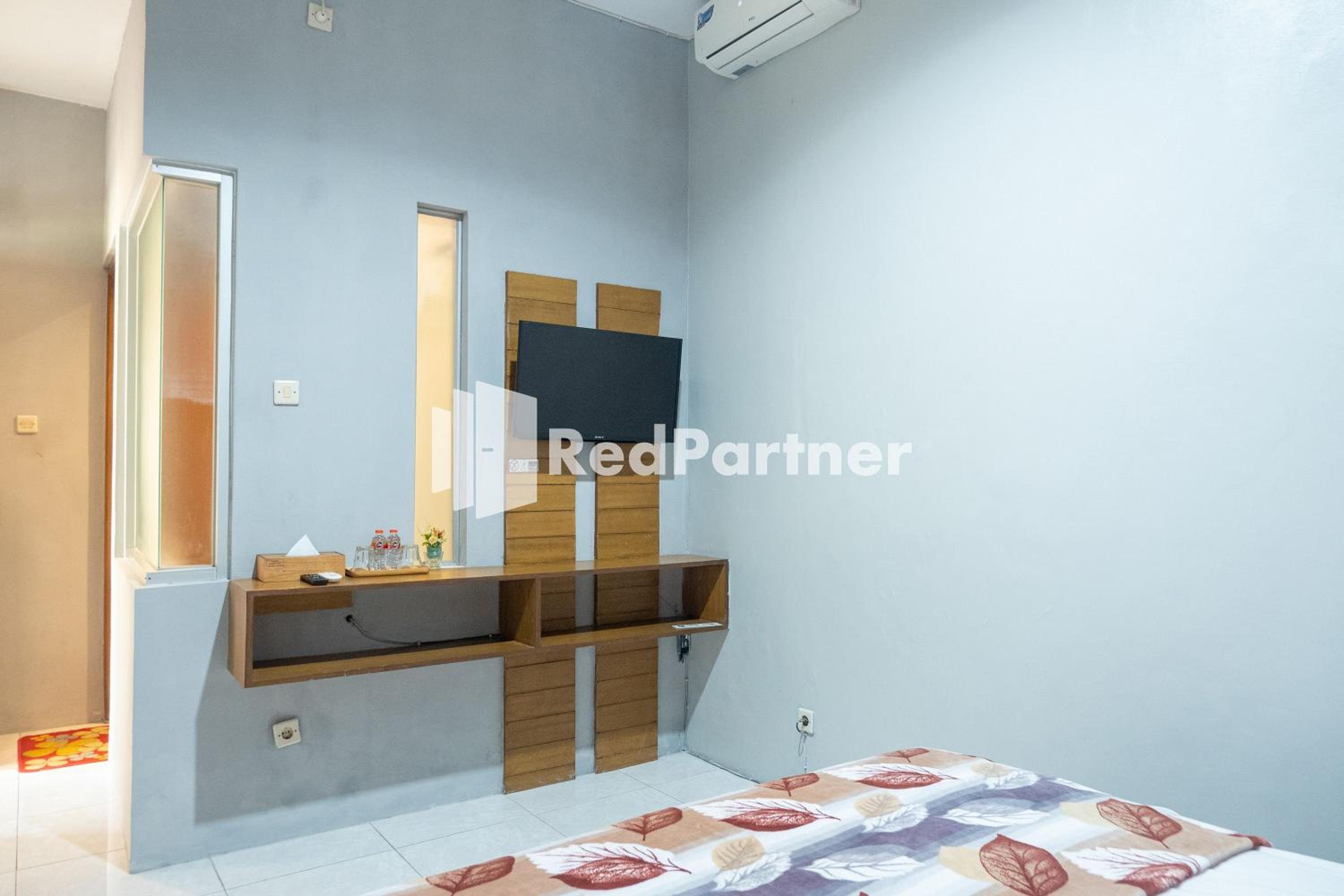 Standard Double Room - Photo 11