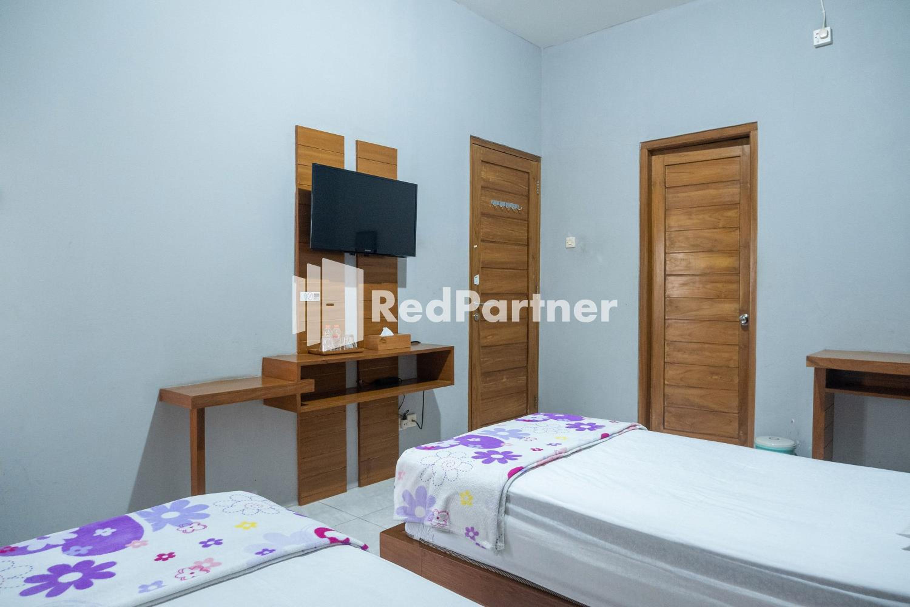 Standard Twin Room - Photo 1