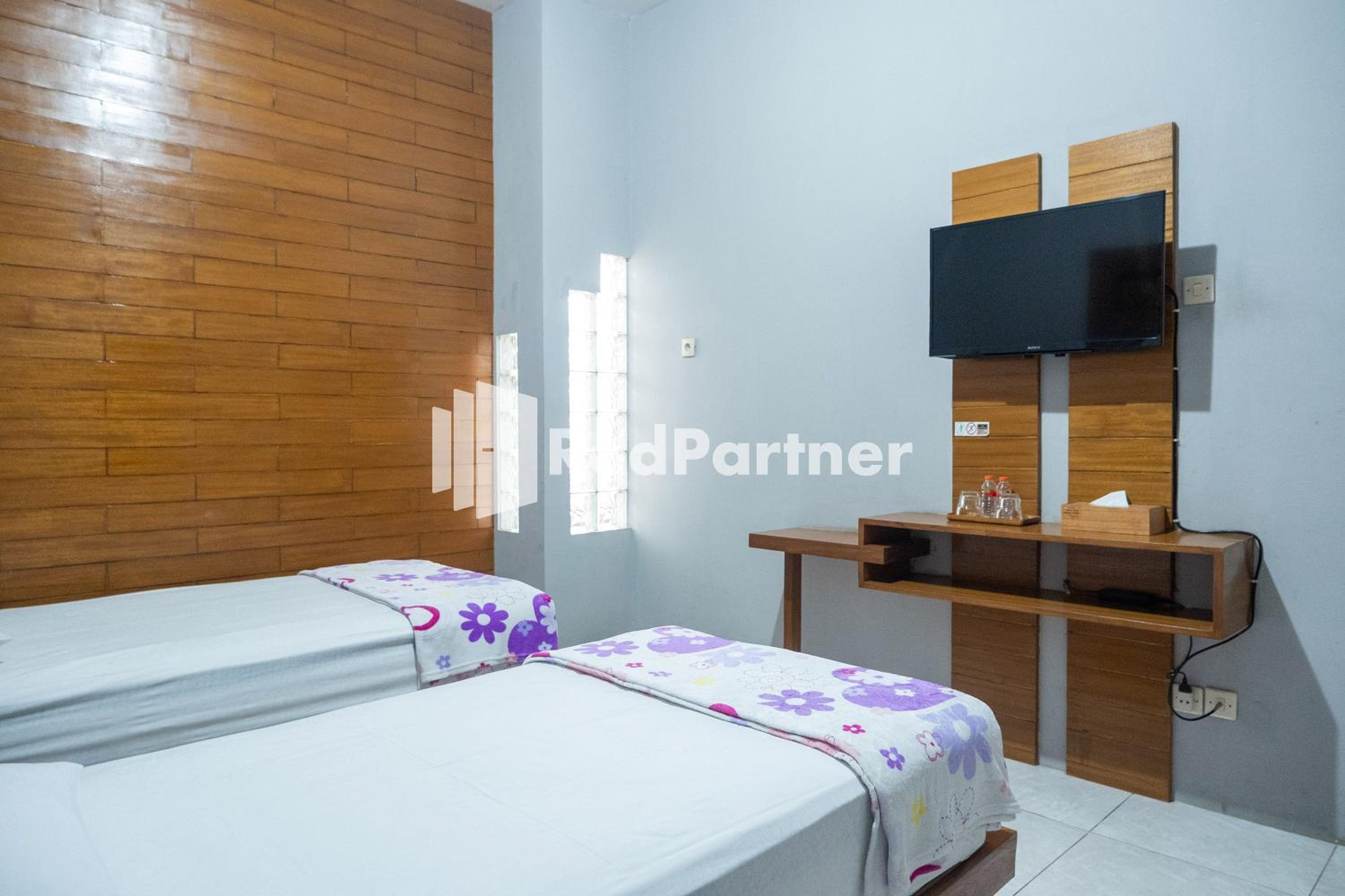 Standard Twin Room - Photo 4