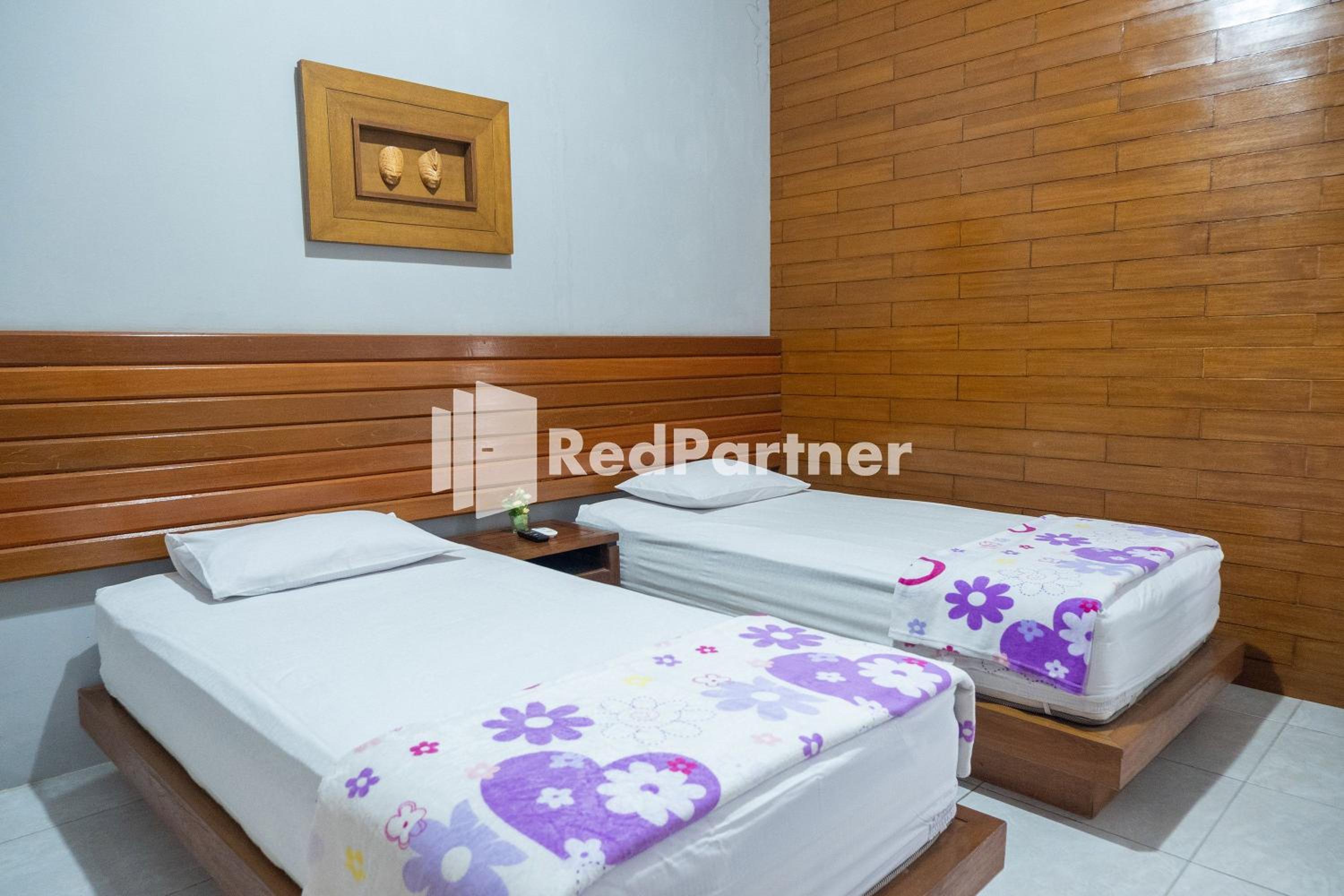 Standard Twin Room - Photo 7