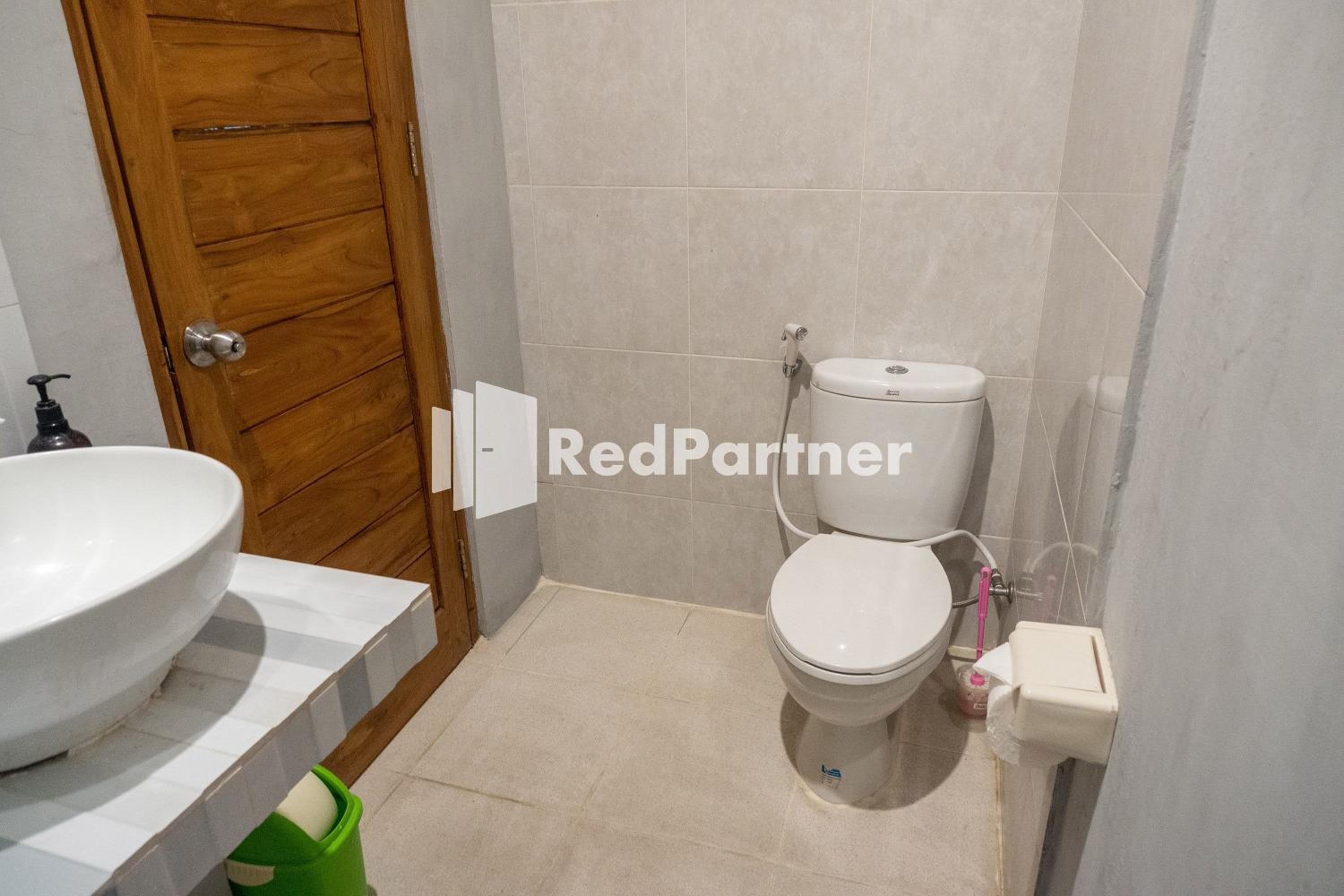 Standard Double Room - Photo 13