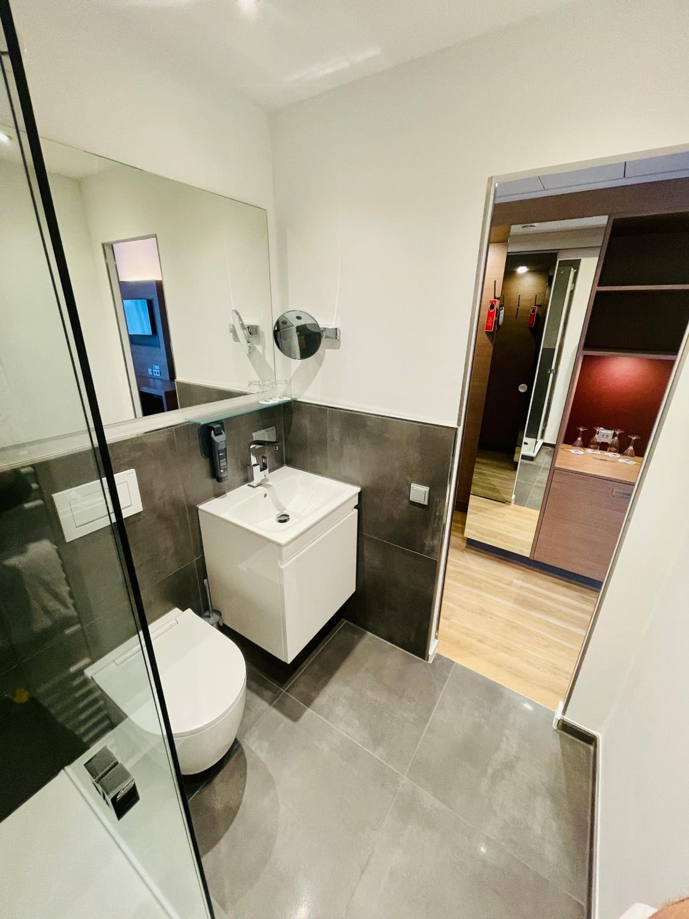 Junior Suite (2 Adults + 2 Children) thumbnail 6
