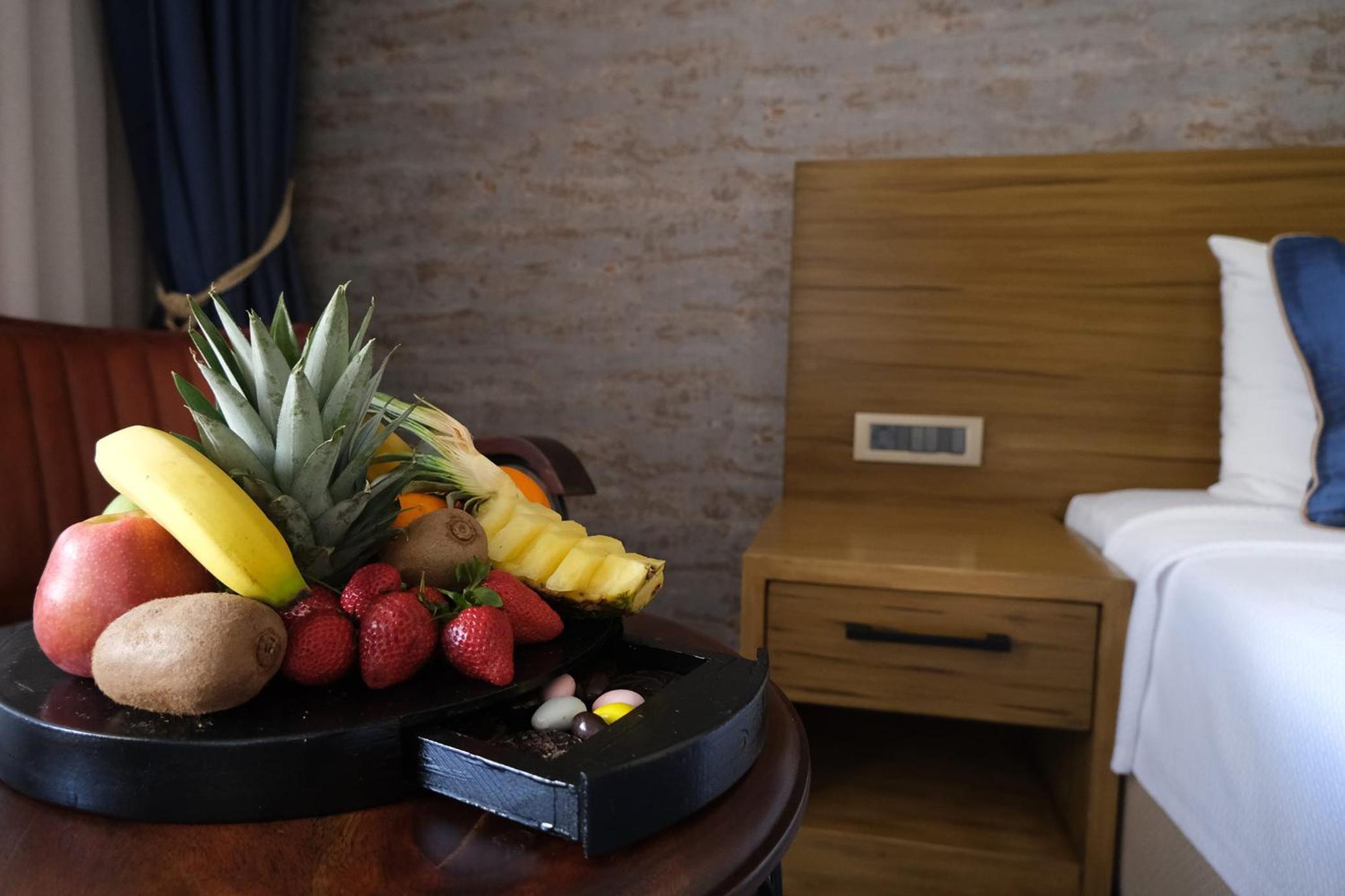 Standard Double or Twin Room with Land View - Photo 2