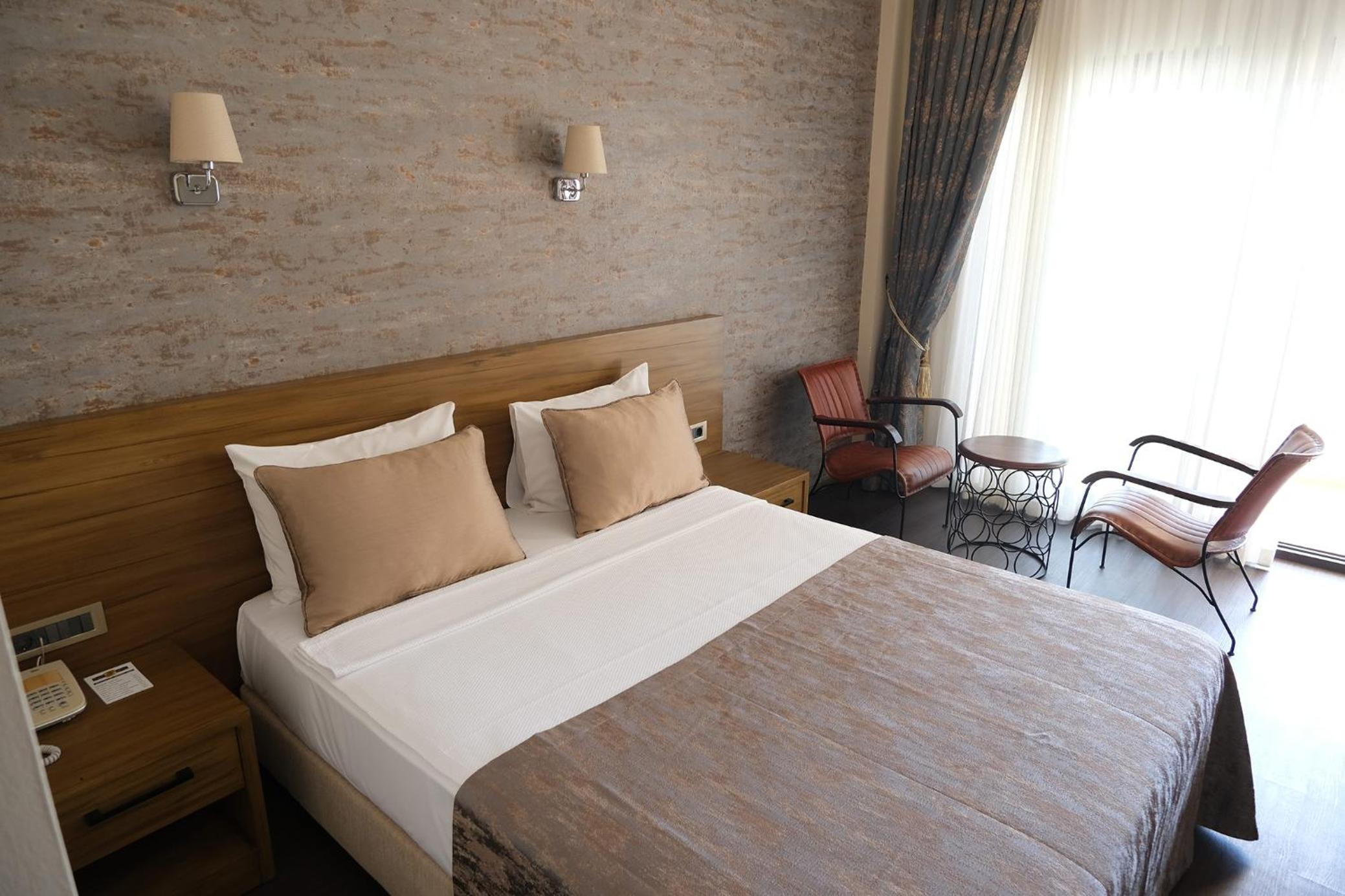 Standard Double or Twin Room with Sea View - Photo 5