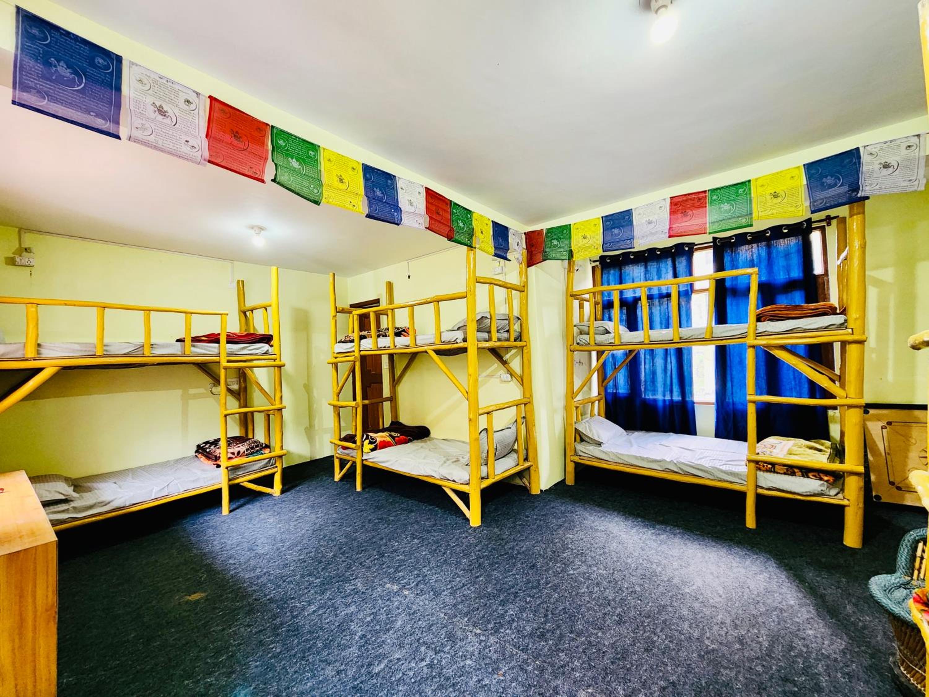 Bed In 8-Bed Mixed Dormitory Room photo 3