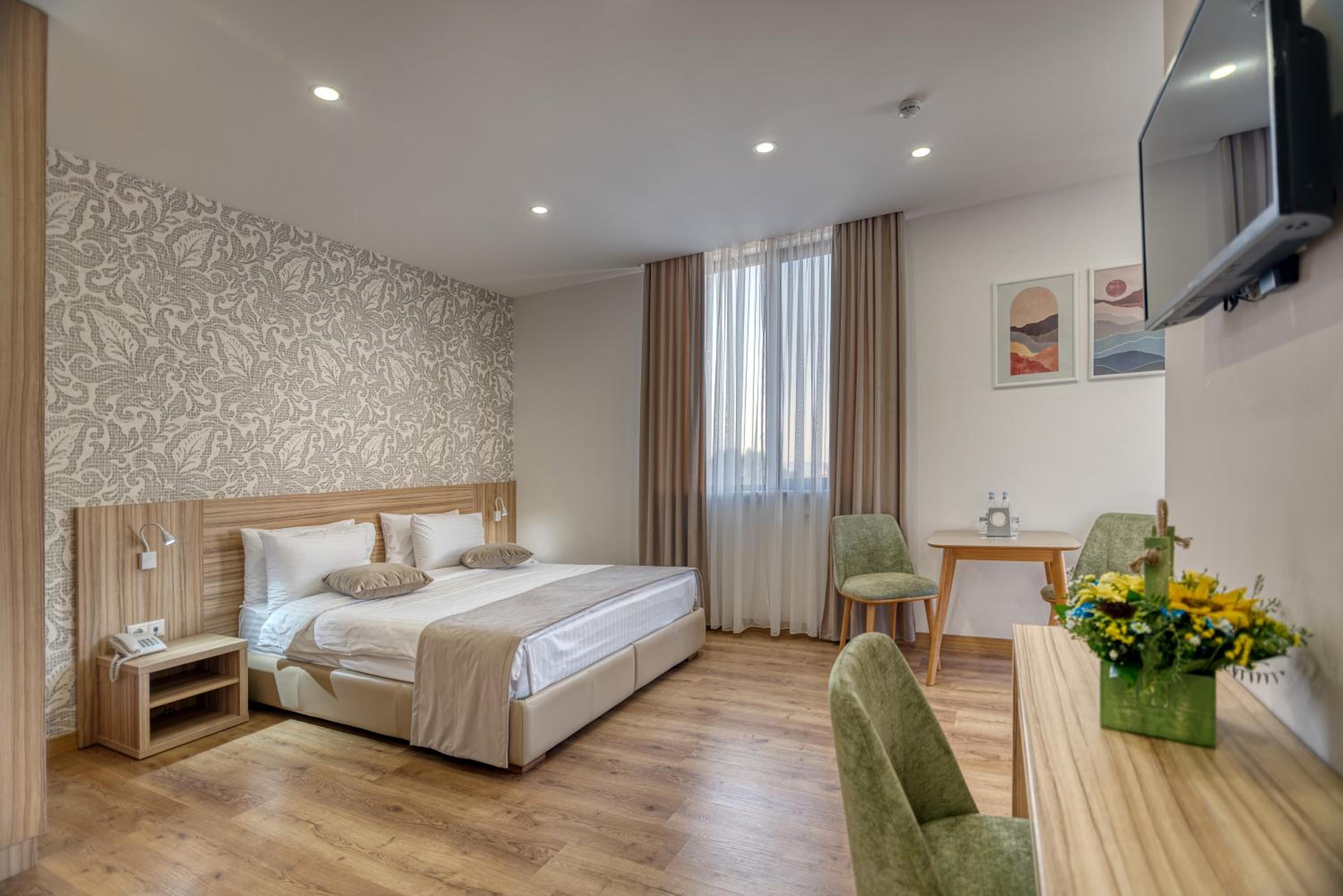 King Room with Mountain View