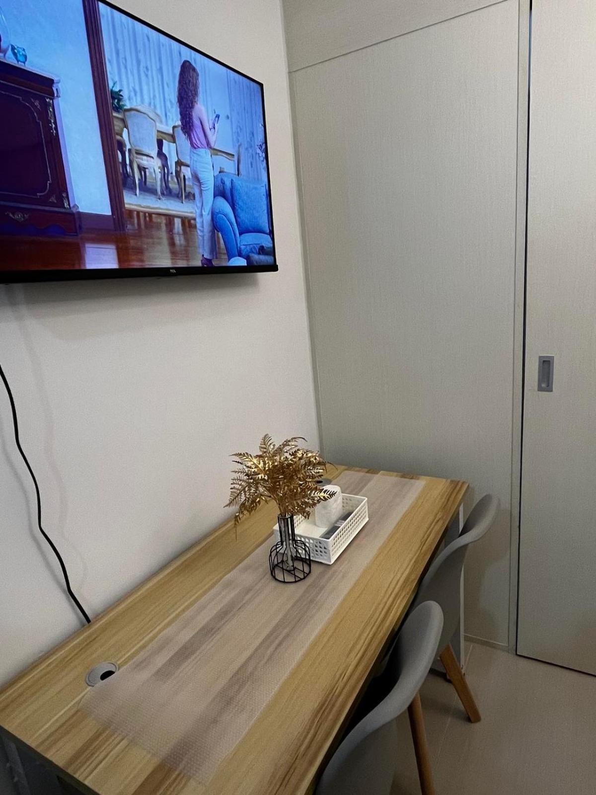 Family Room - Photo 10