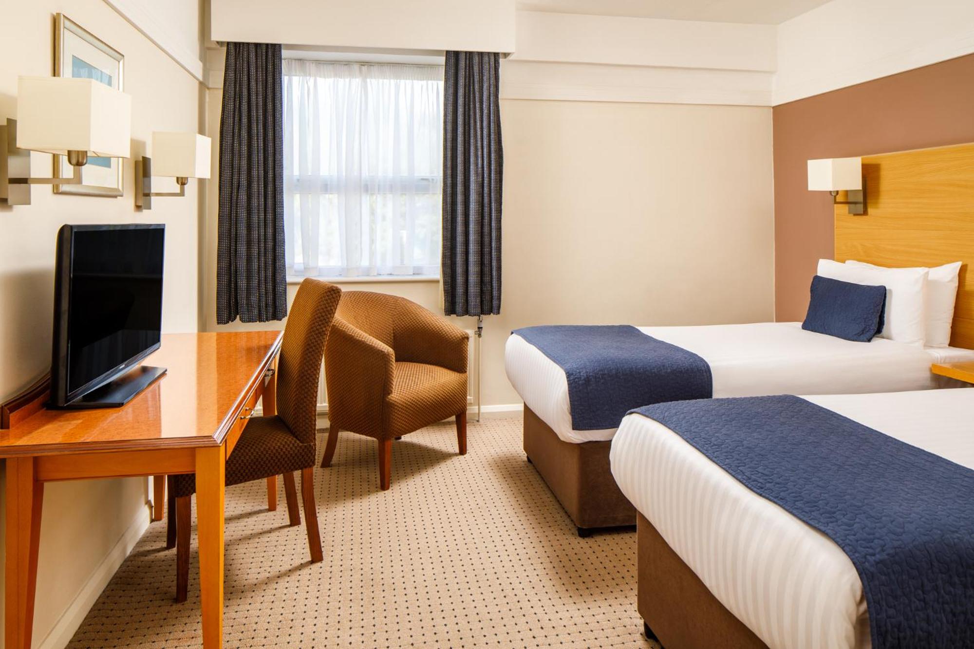 Classic Twin Room - Photo 3