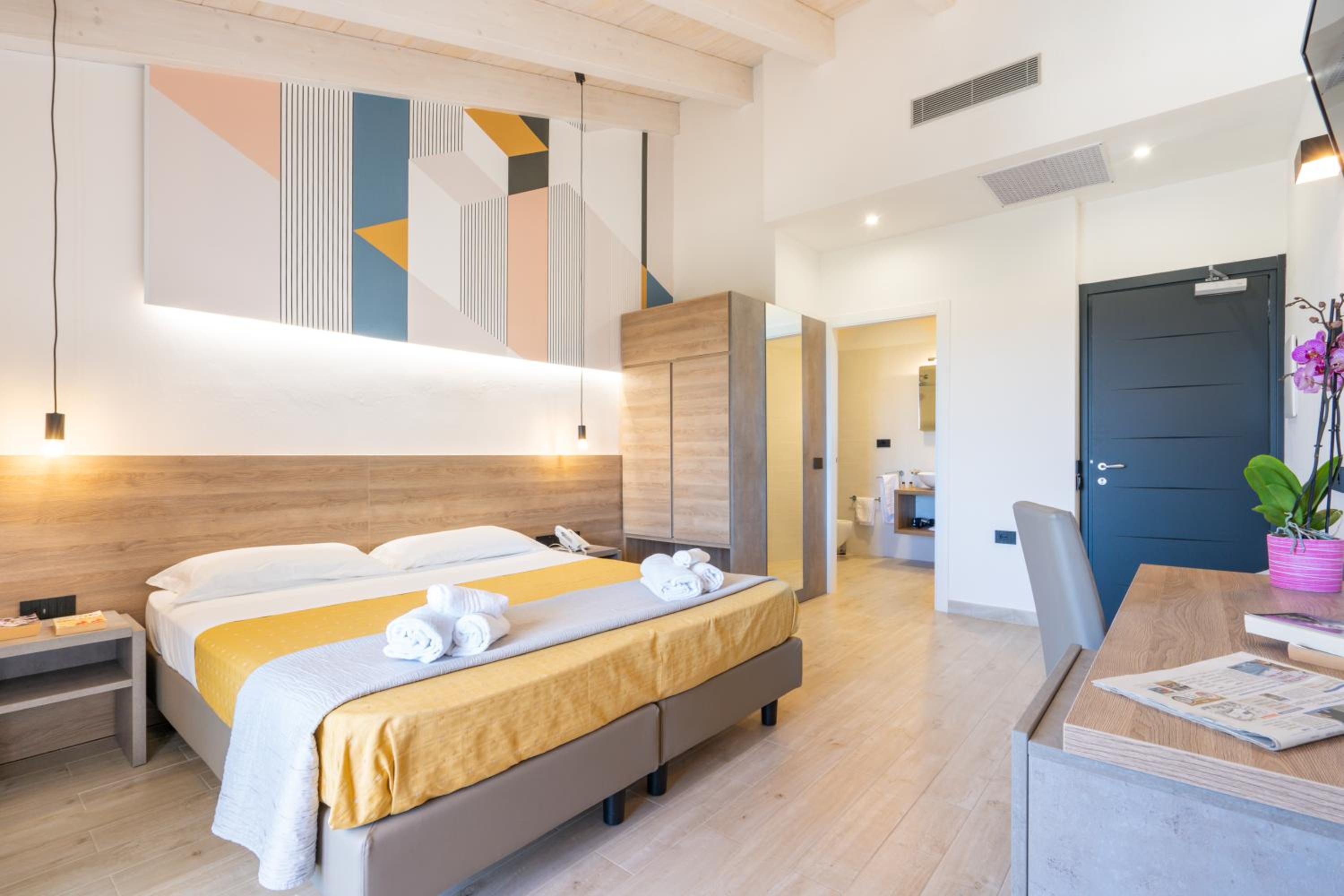 Deluxe Double Or Twin Room With Sea View photo 2
