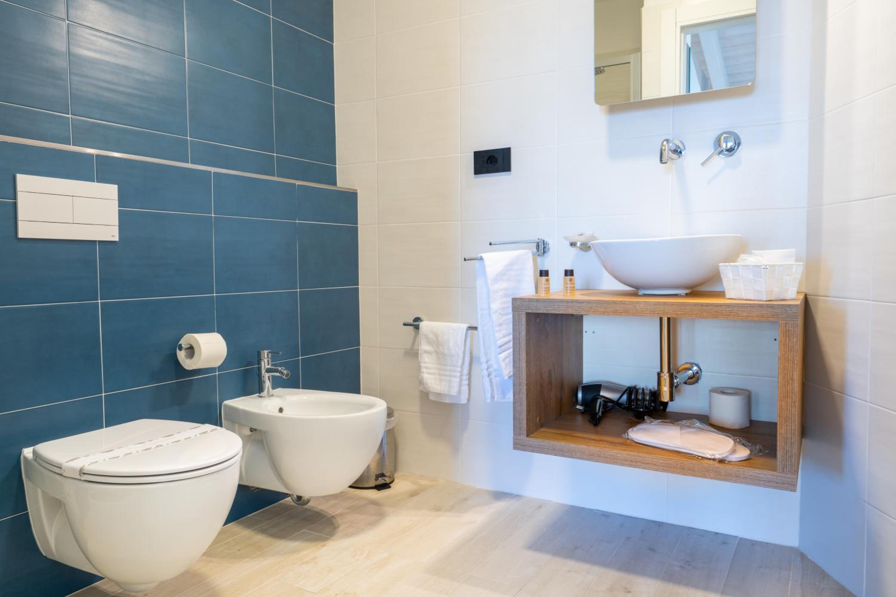 Deluxe Double Or Twin Room With Sea View photo 3