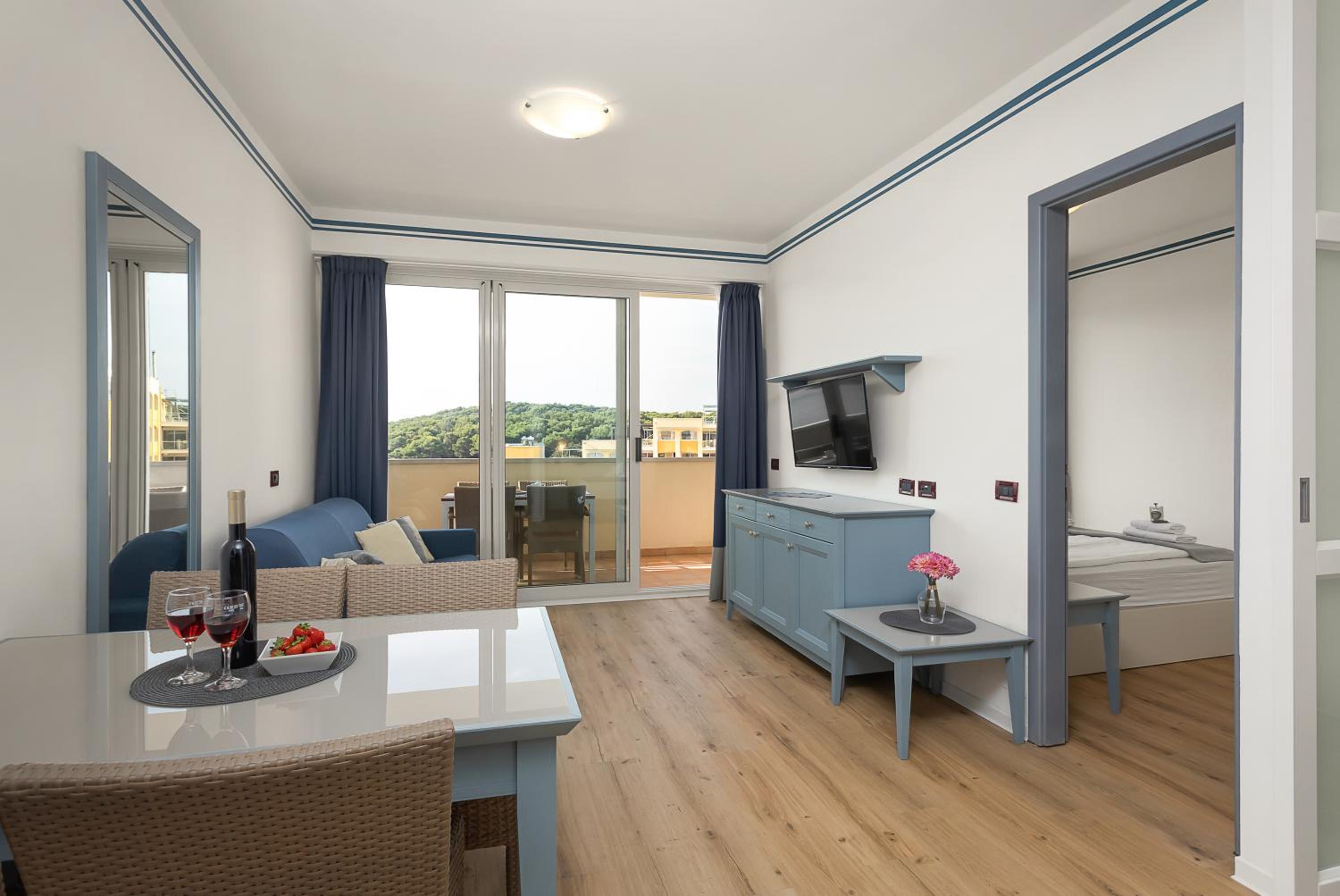 Two Bedroom Apartment with Balcony (6 people)