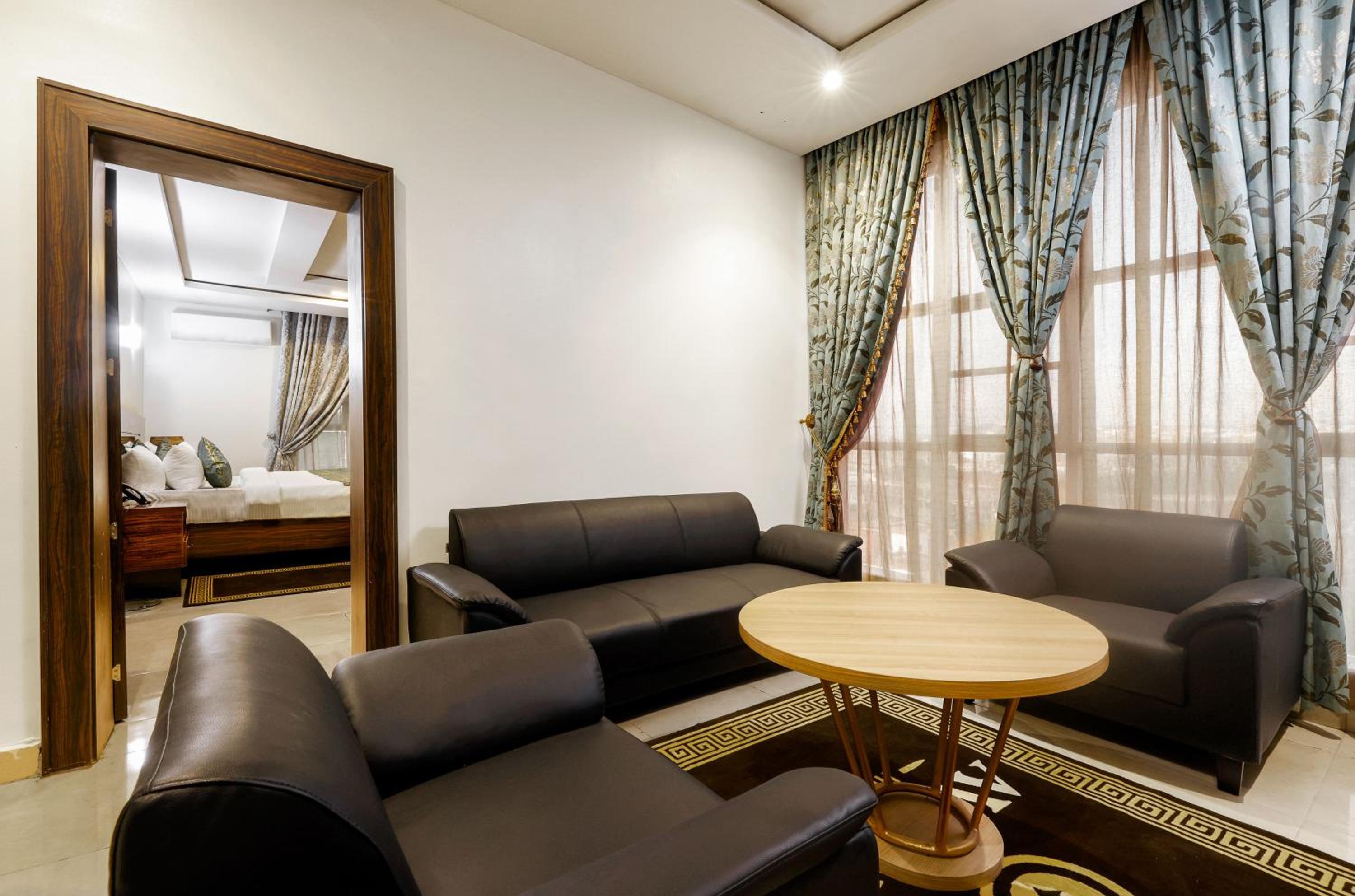 Executive Suite photo 2