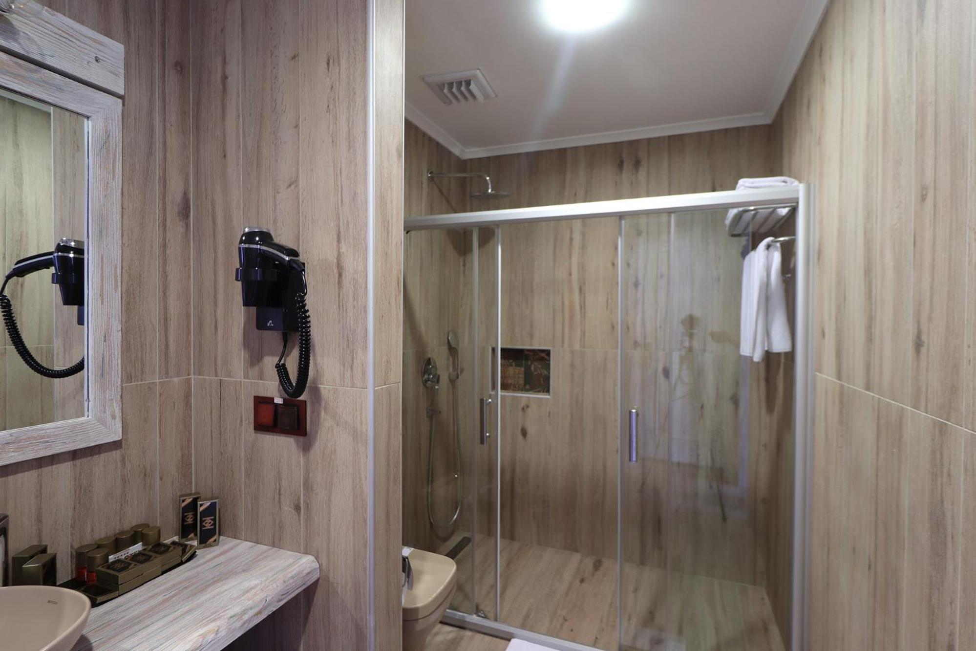 Suite with Direct Sea View - Photo 10