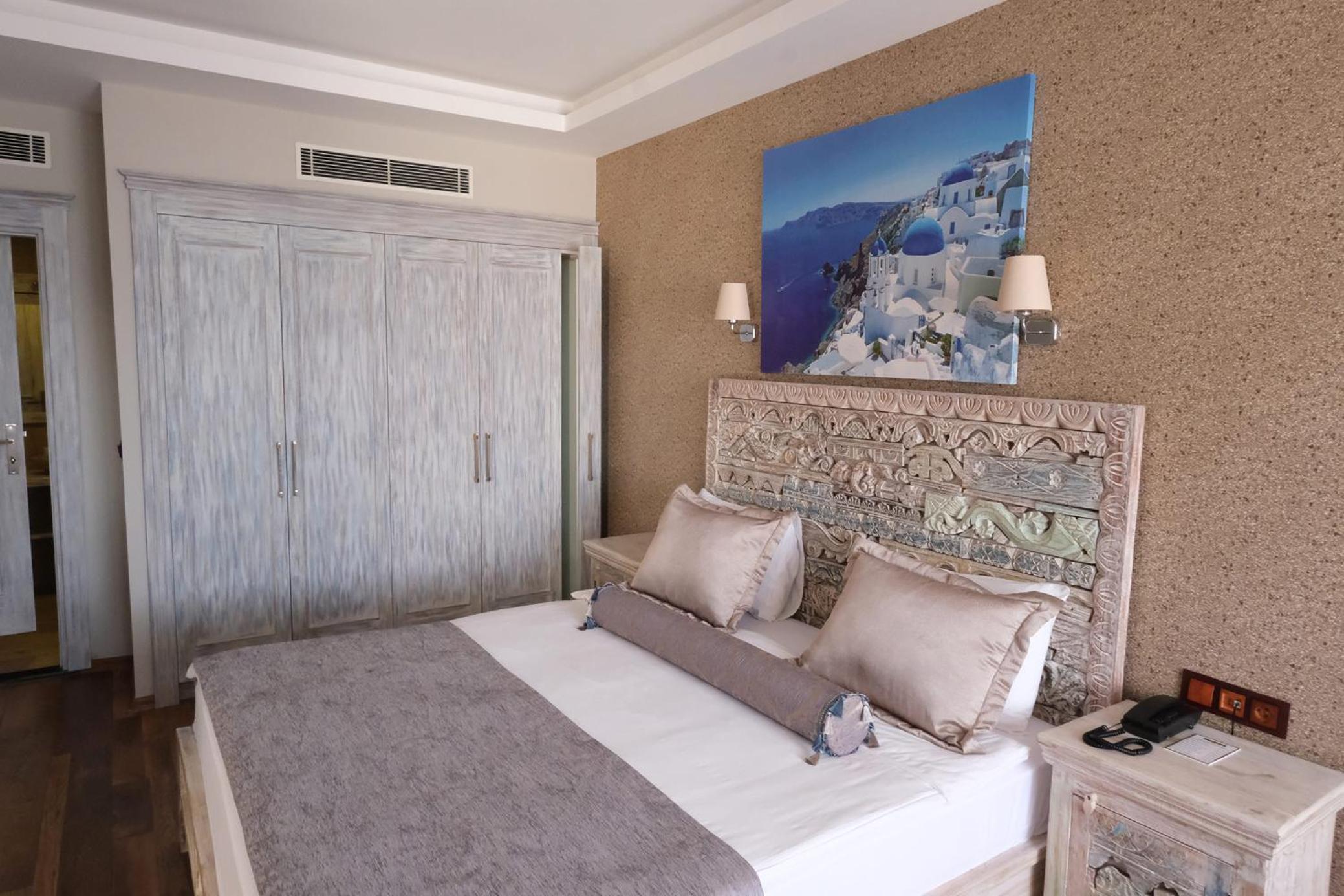 Suite with Direct Sea View - Photo 13