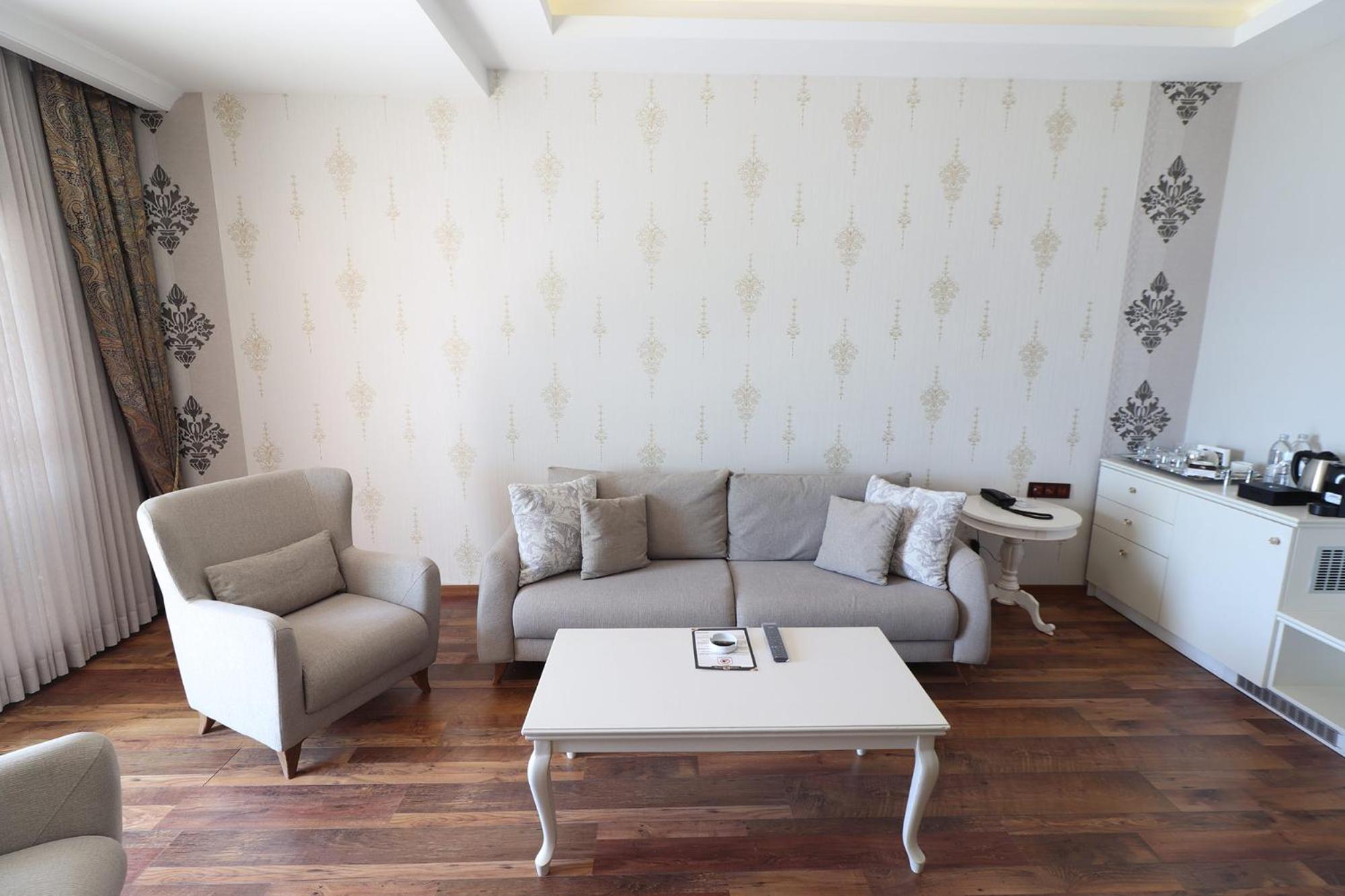Suite with Direct Sea View - Photo 7