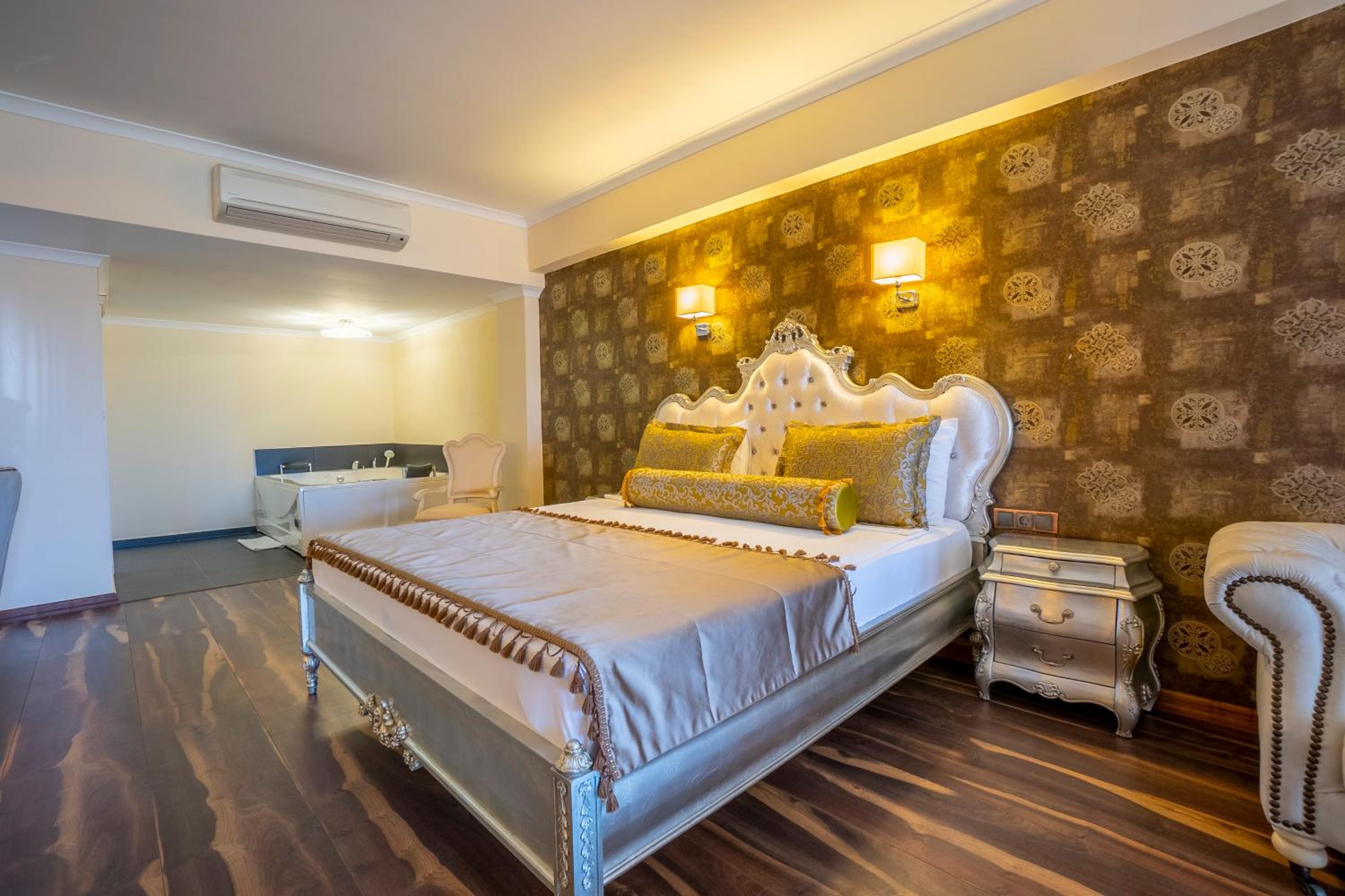 Business Suite - Photo 9