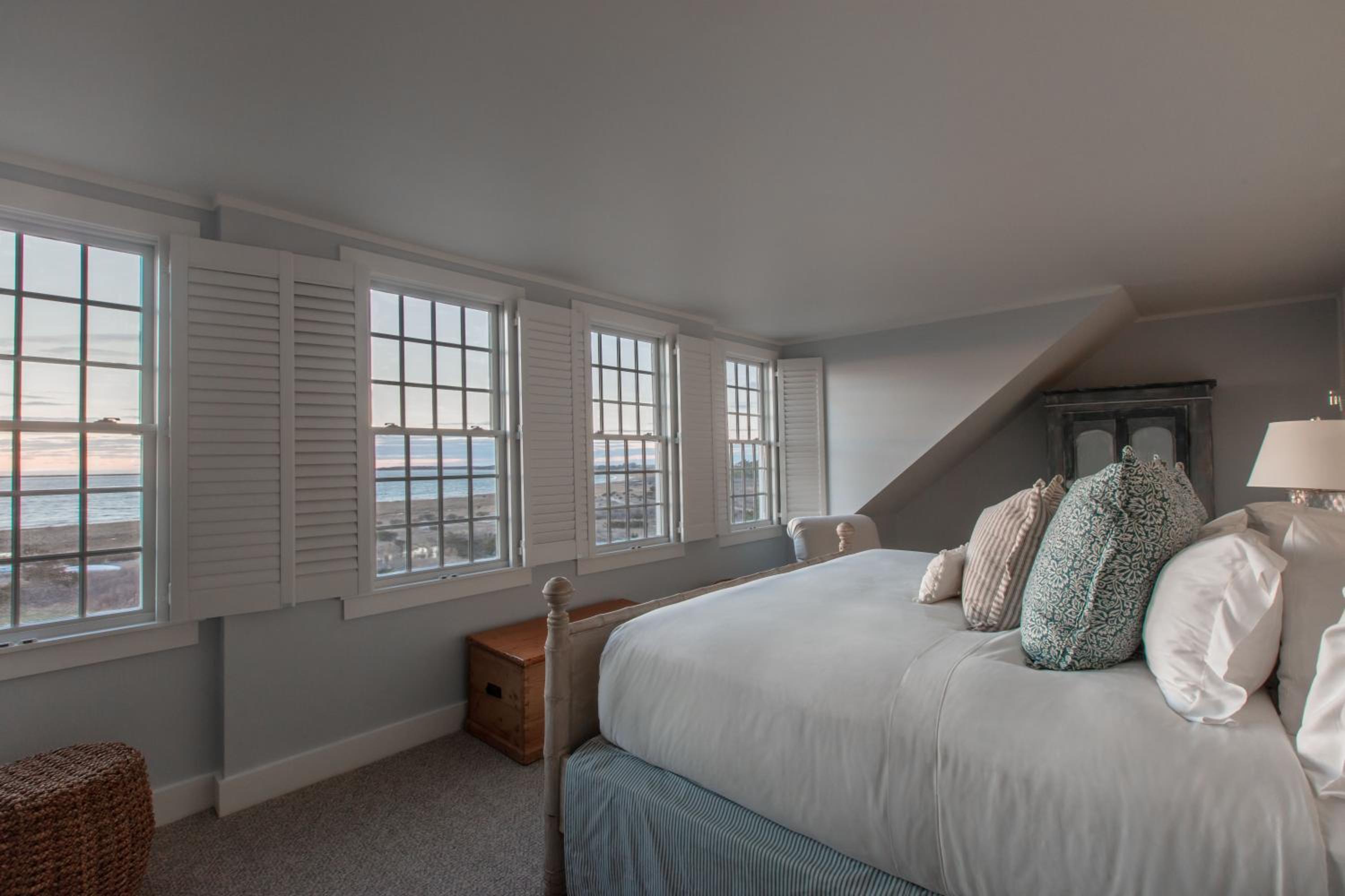 Deluxe Bay View Bedroom - King Bed