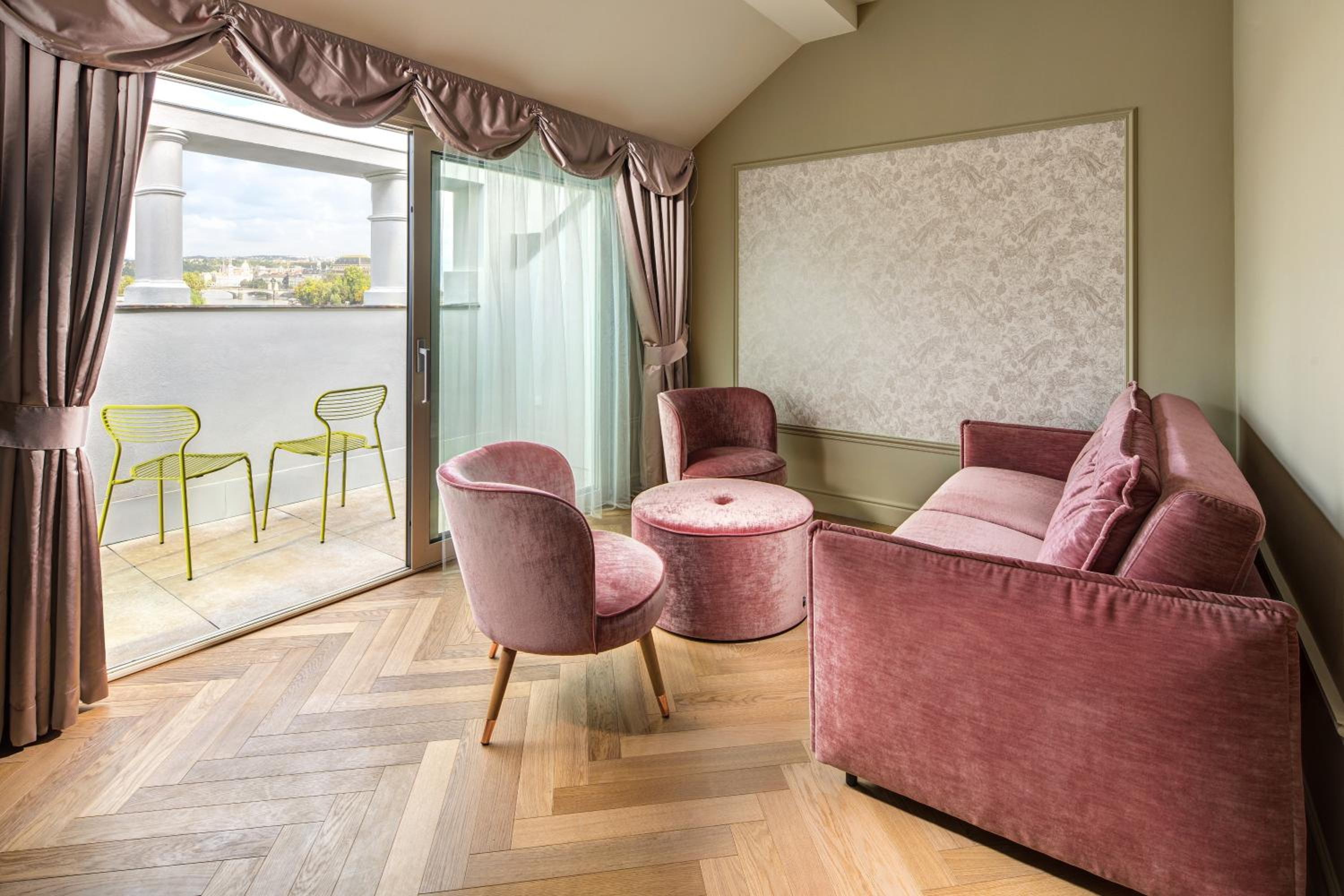 Riverside Suite