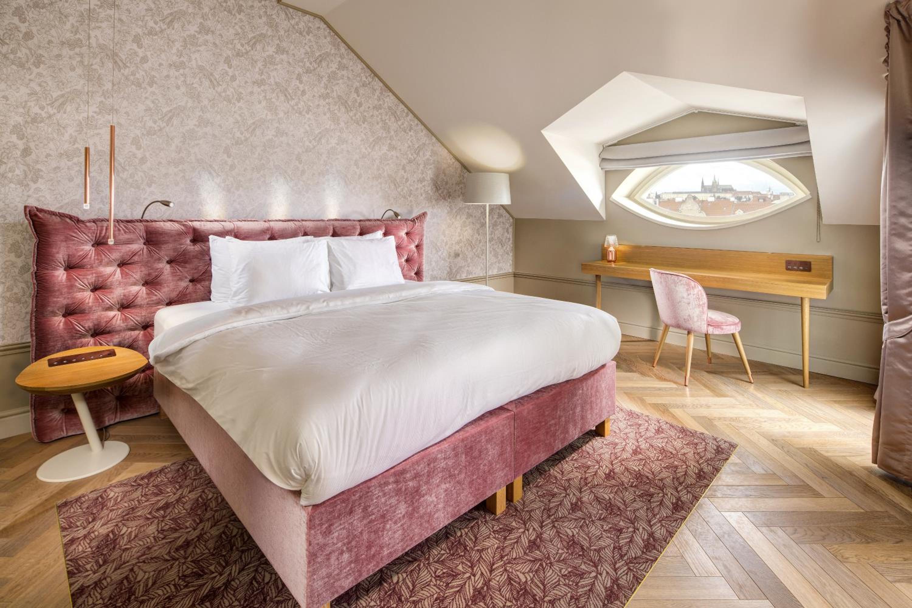 Riverside Suite