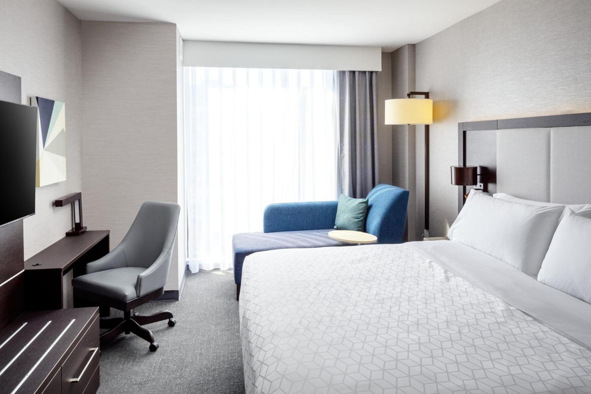 Standard King Room - Photo 2