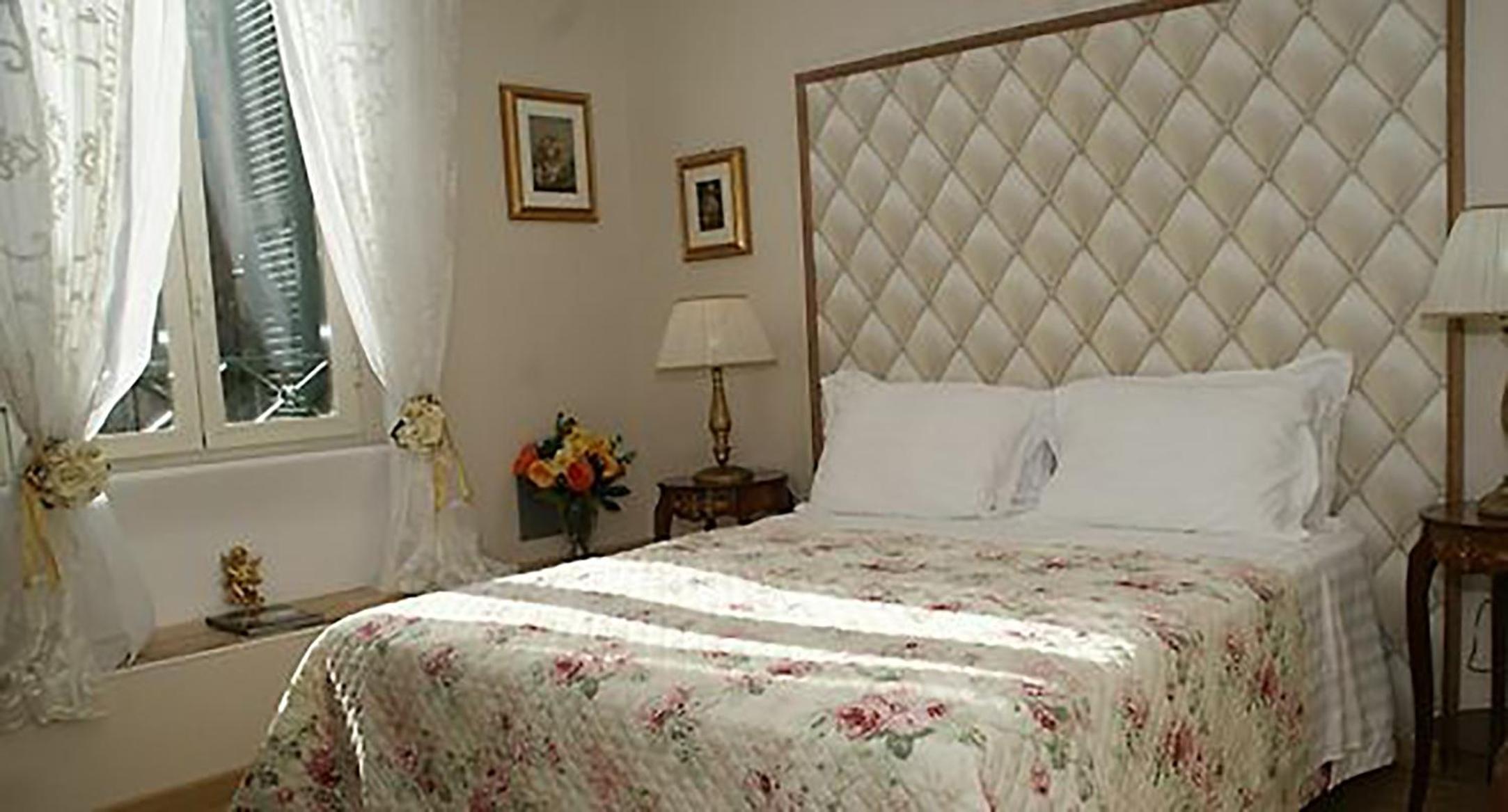 Deluxe Double or Twin Room photo 2