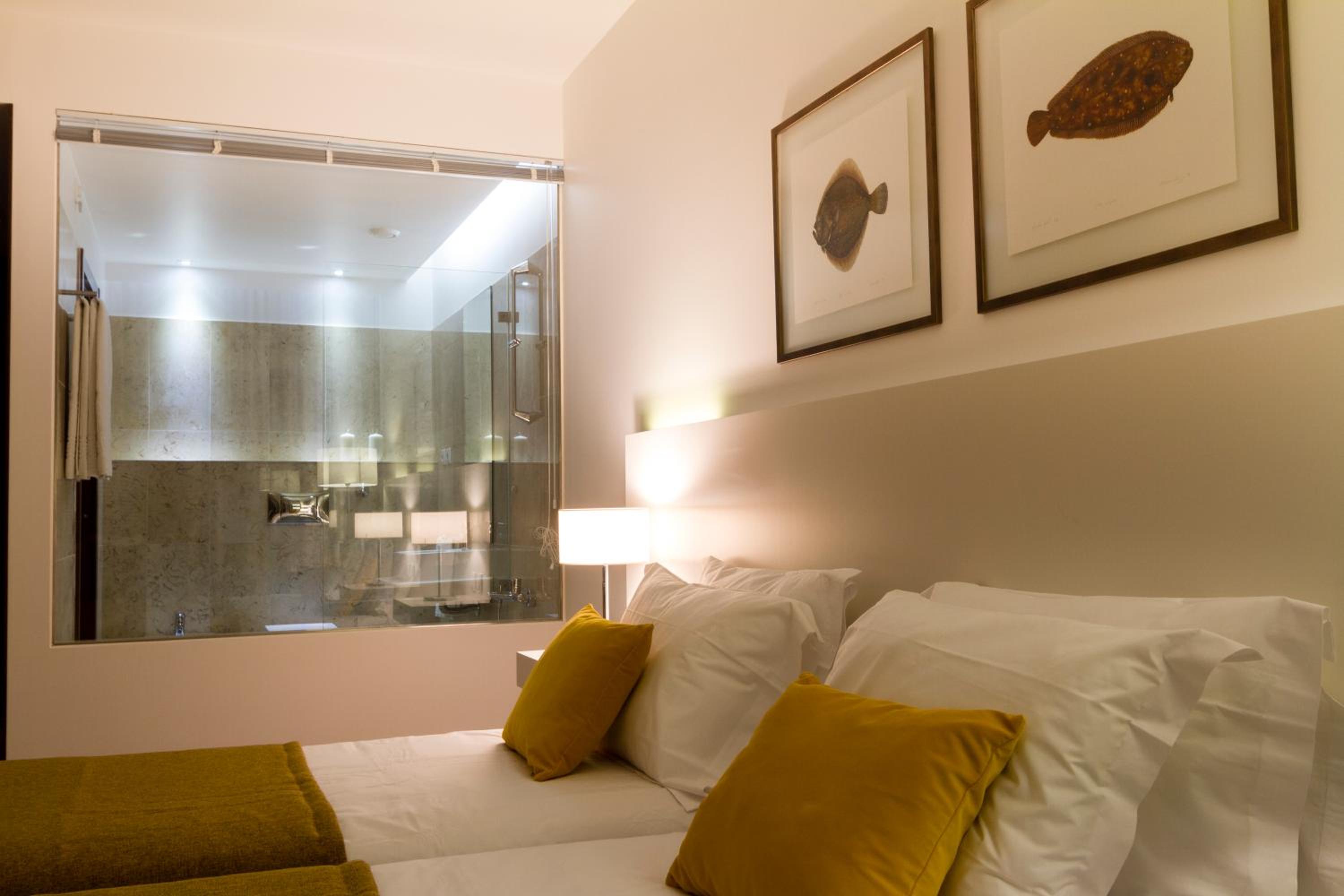 Deluxe Twin Room with Balcony