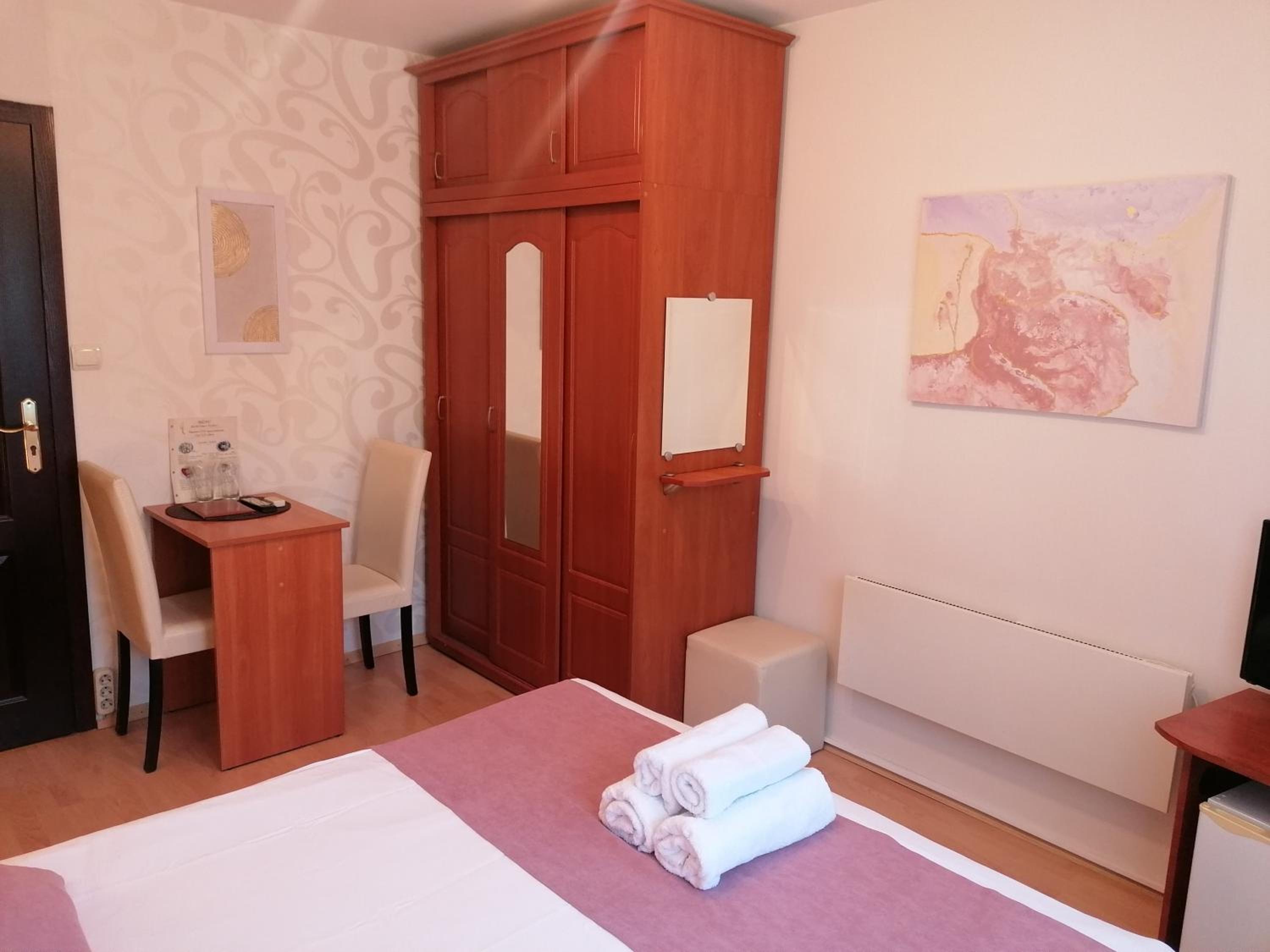 Double or Twin Room photo 2