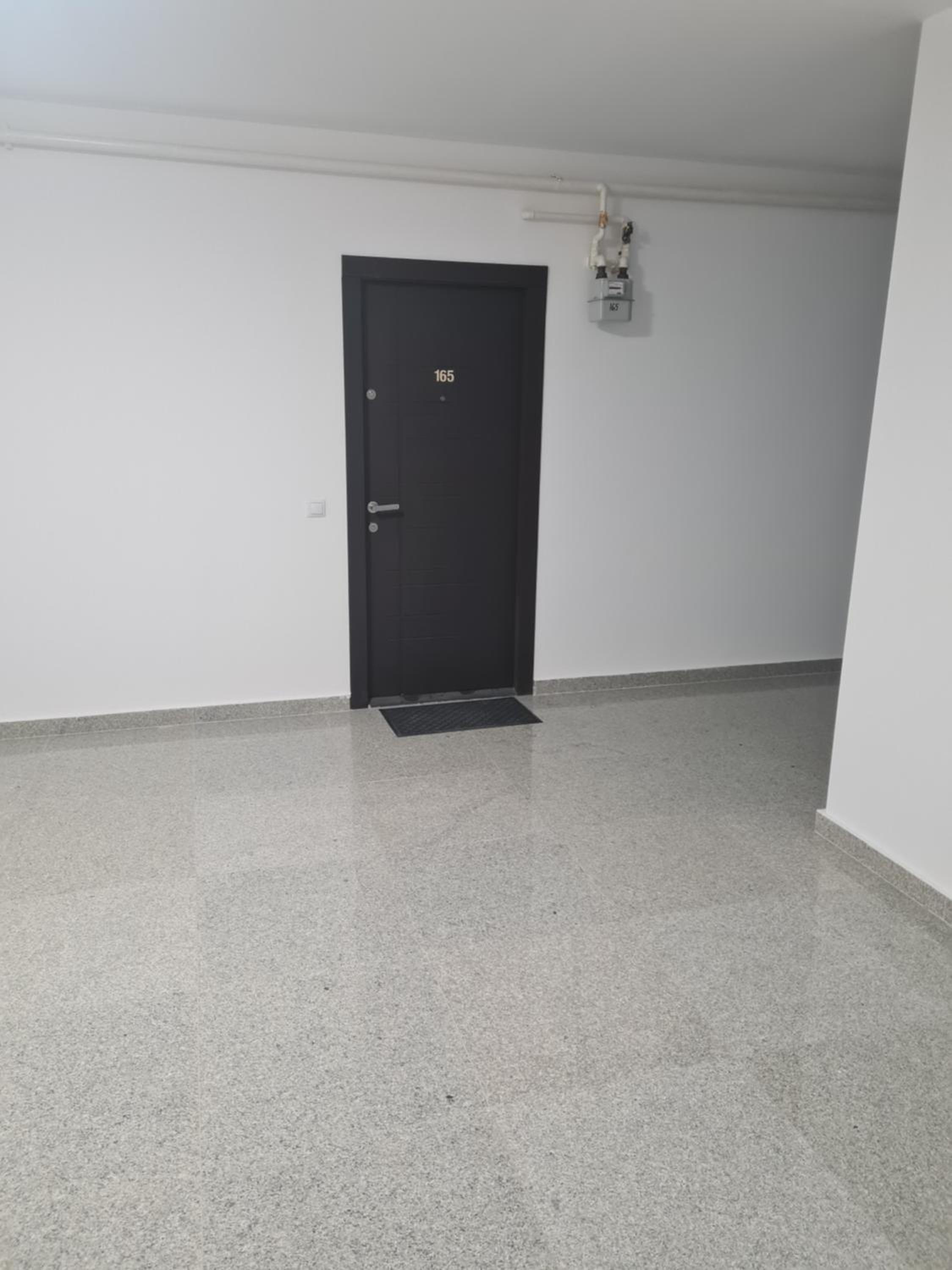 One-Bedroom Apartment - Photo 8