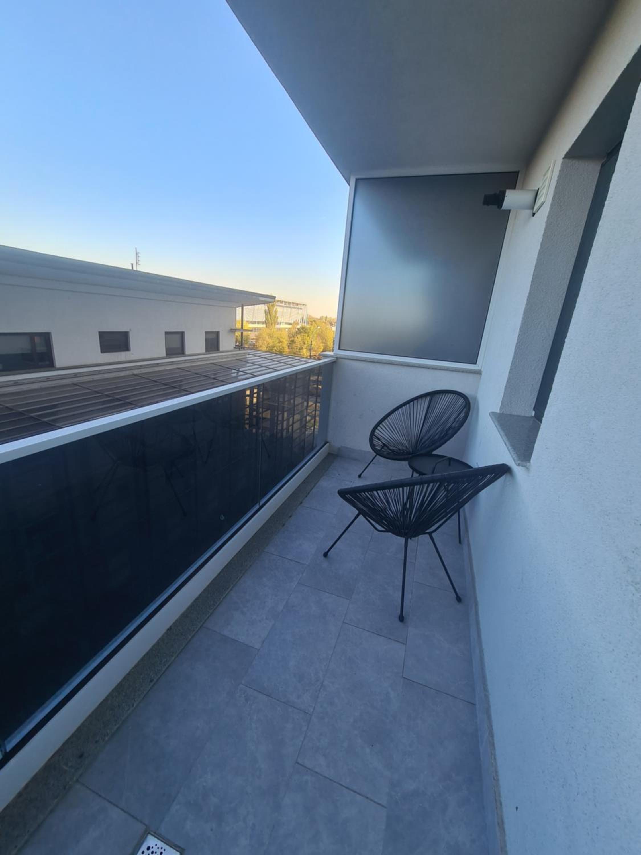One-Bedroom Apartment - Photo 11