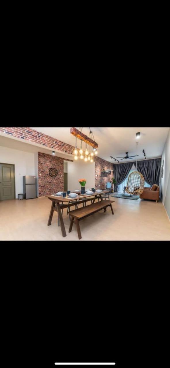 Three-Bedroom Apartment photo 2
