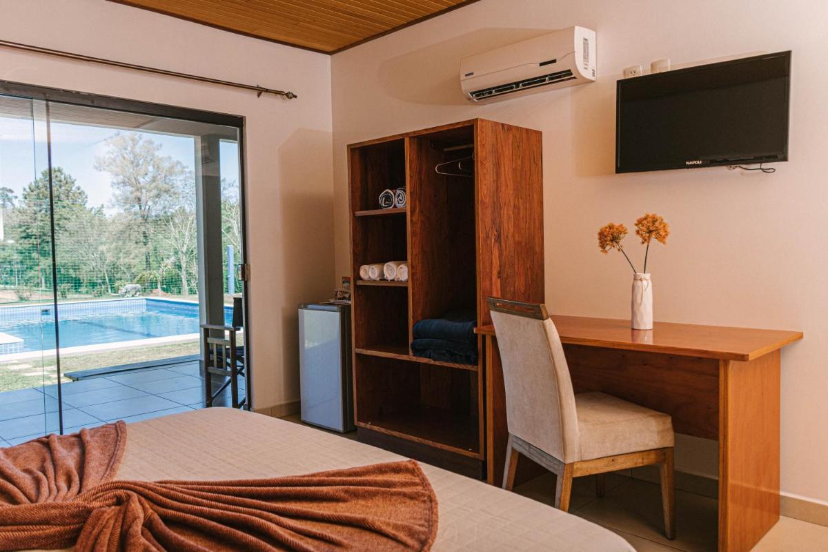 Double Room with Pool View photo 3