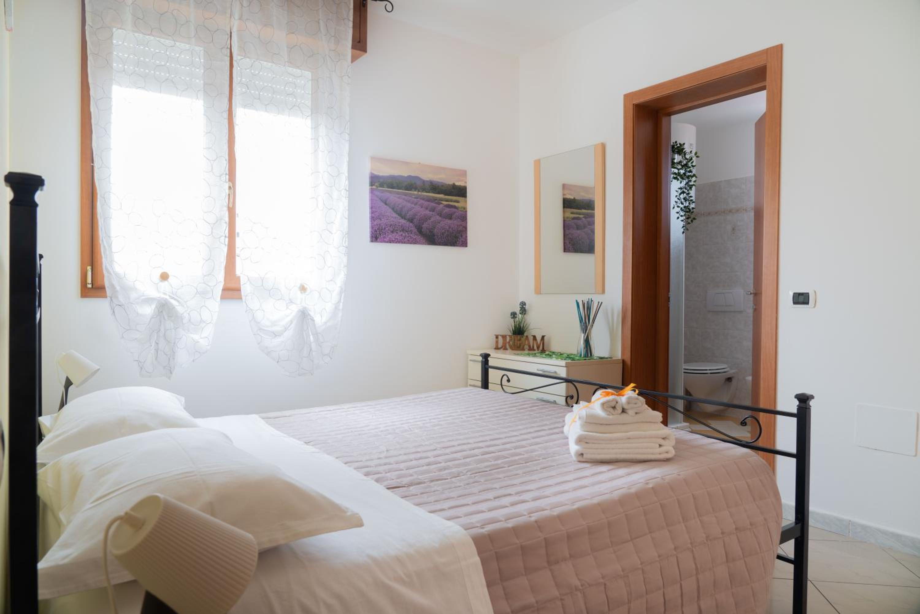 One-Bedroom Apartment with Balcony