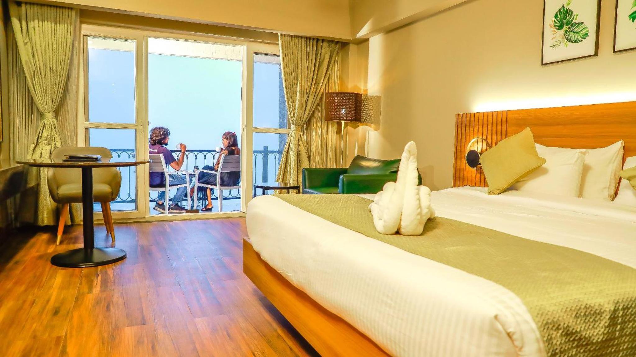 Superior King Room - Photo 9